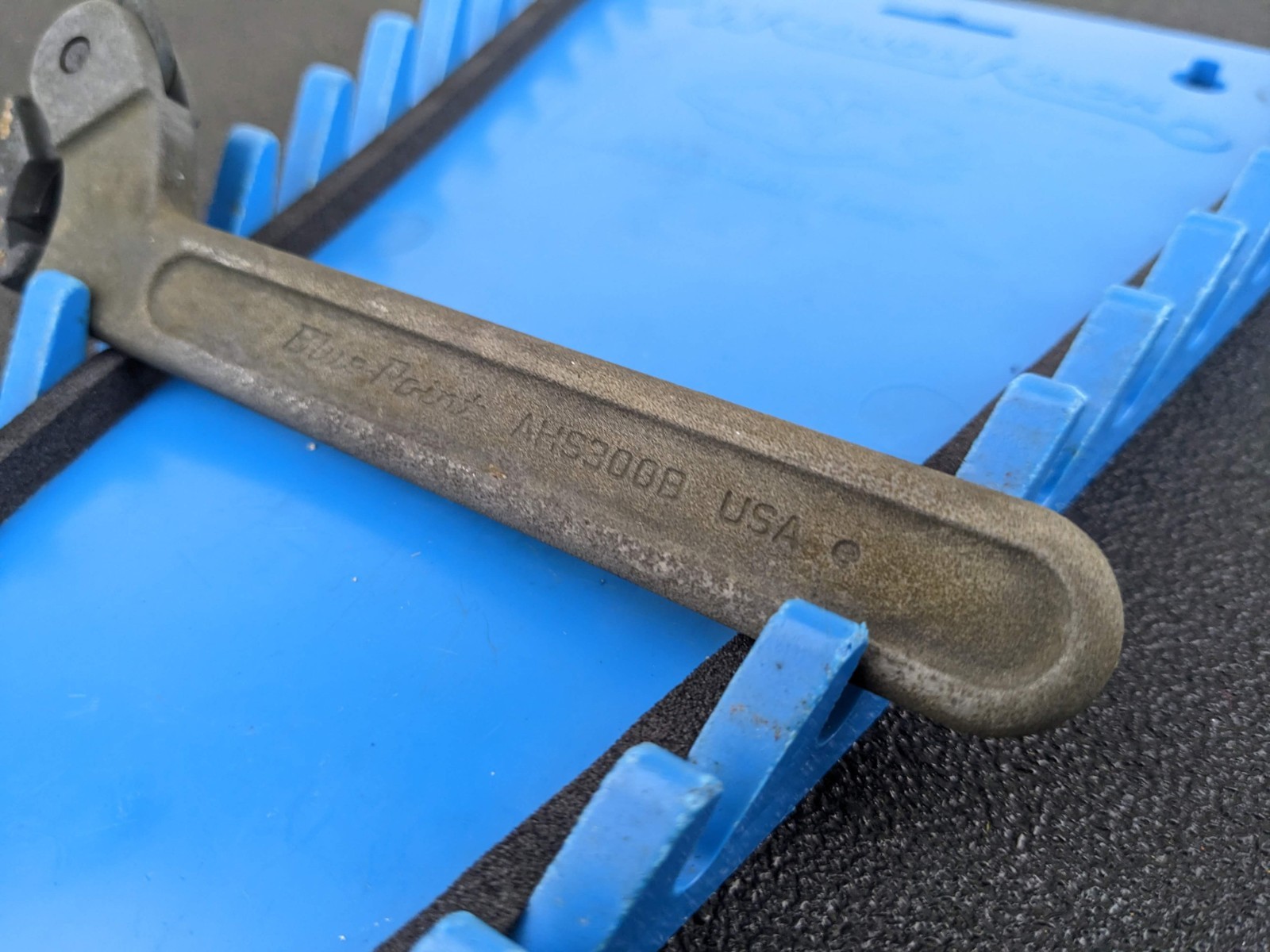 #bp105 Blue-Point 3/4″ to 2″ Adjustable Hook Spanner Wrench AHS300B
