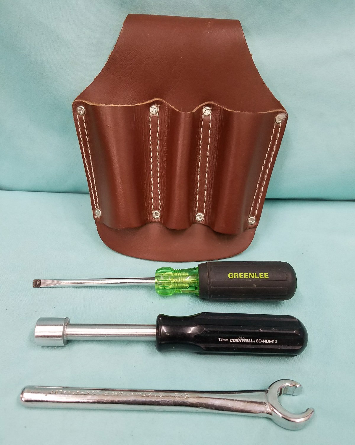 LOT OF 3 TOOLS & LEATHER HOLDER ARMSTRONG # 4120 VINTAGE, CORNWELL & GREENLEE