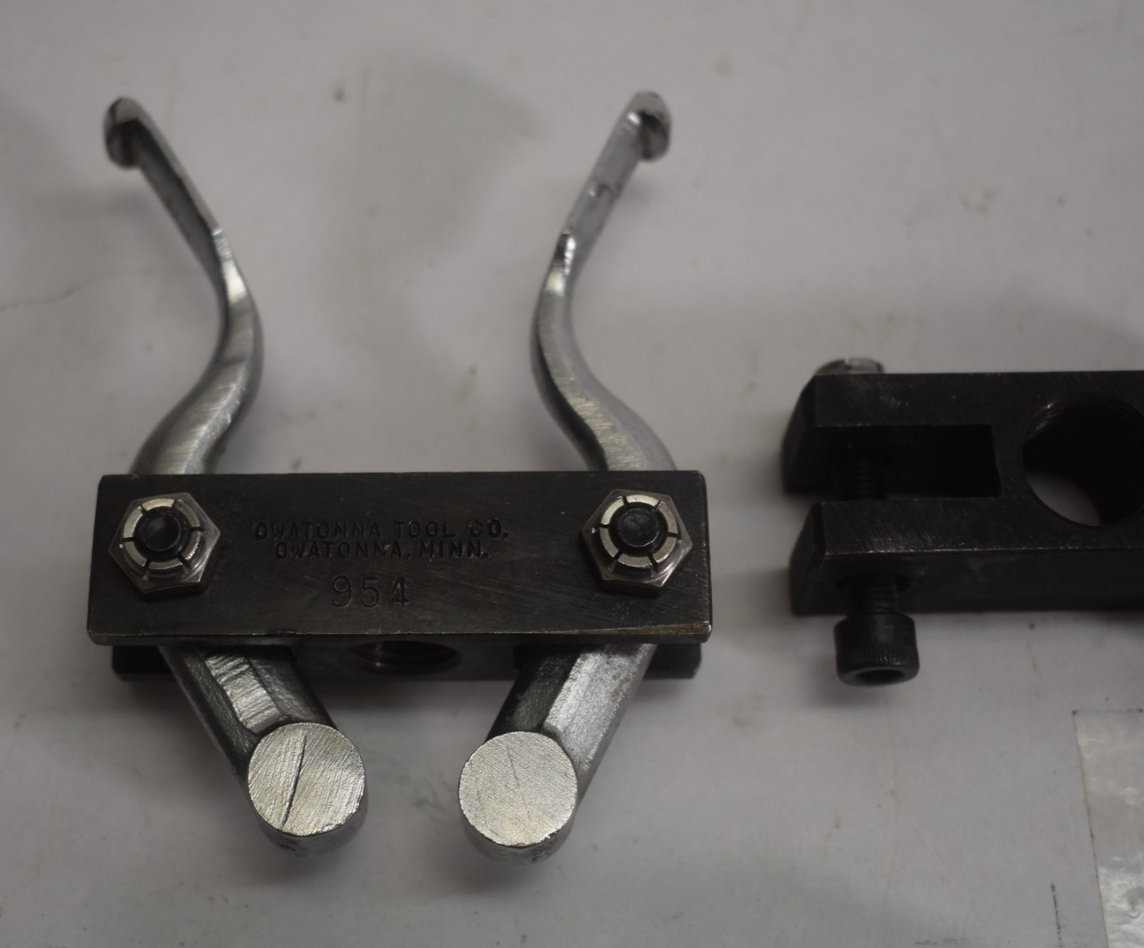 Owatonna Tool 954 Inside Bearing Puller Slide/Slap Replacement Jaws TOP ONLY