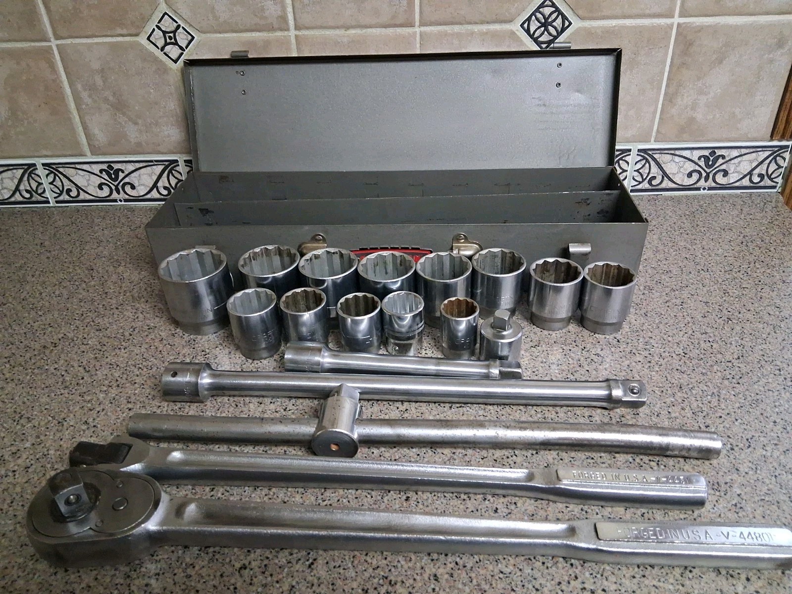 Craftsman USA 19 pc. 3/4» Dr Socket Set 1-1/16 – 2″ w/Case Ratchet Breaker Bar