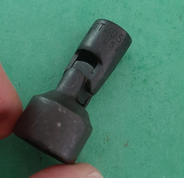 Snap-on 1/4″ Drive 9/16″ 6pt Point Swivel Socket GTMUS181 Industrial Finish
