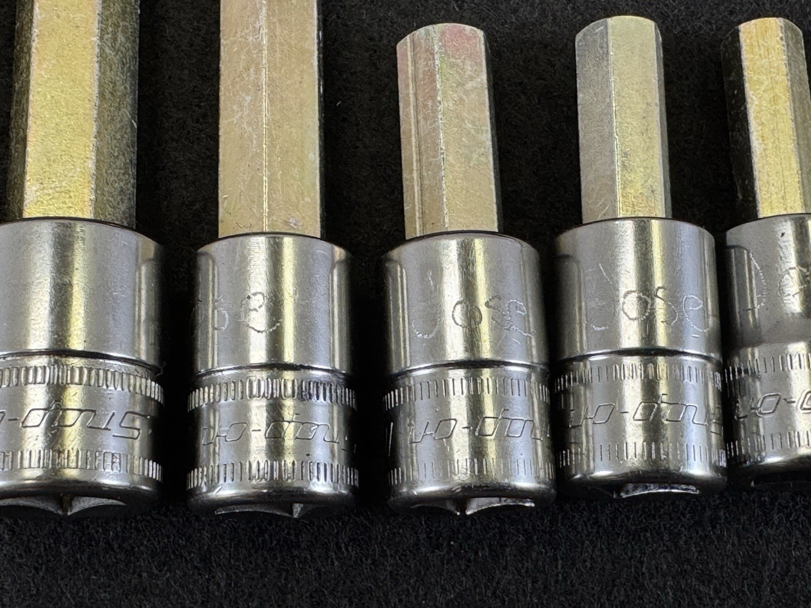Snap-On 11 pc 3/8″ Drive Metric Standard Hex Bit Socket Set (4-14 mm) 211EFAMY