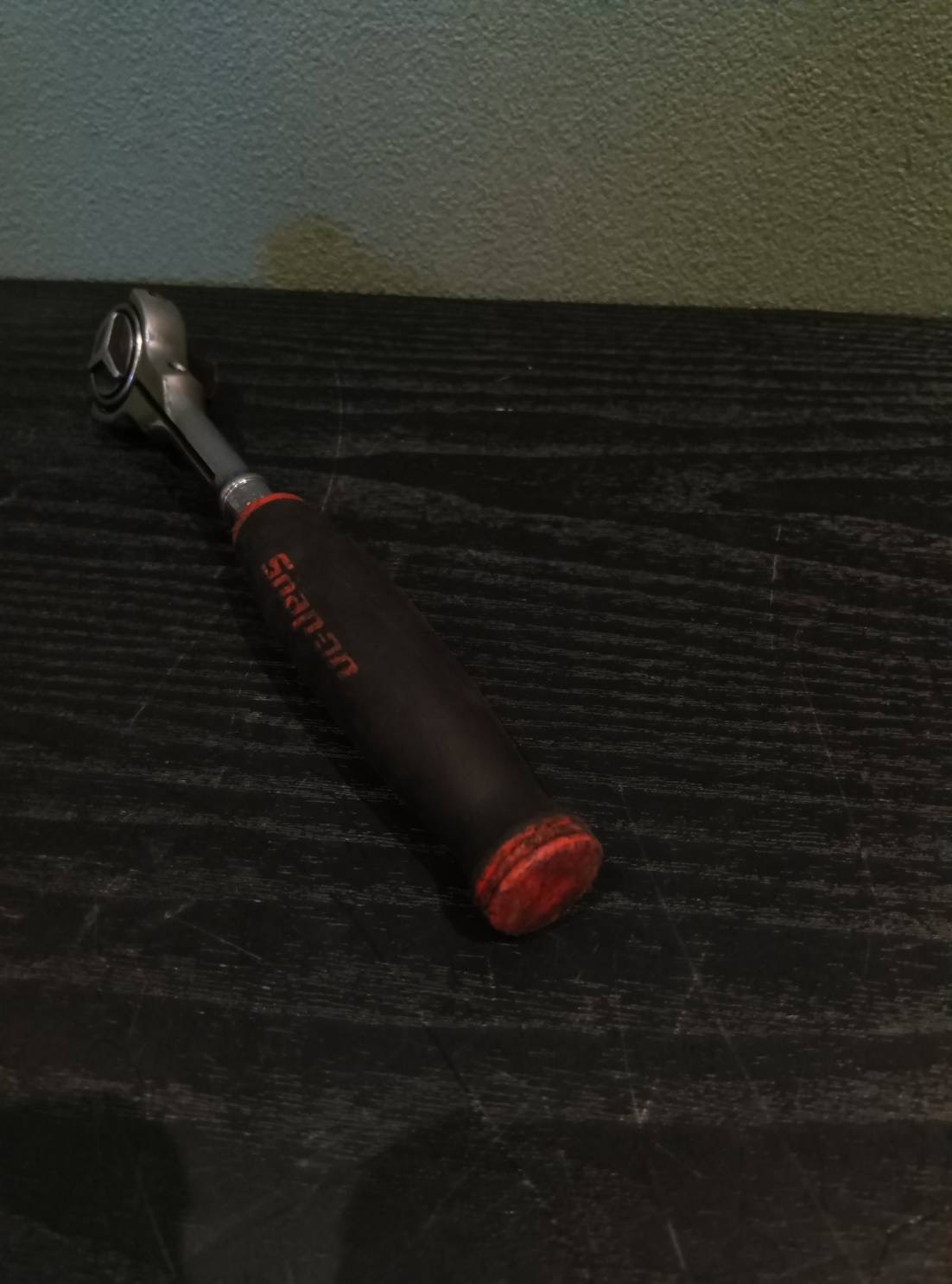 Snap On fhcnf72 3/8” compact round head soft grip swivel ratchet Red
