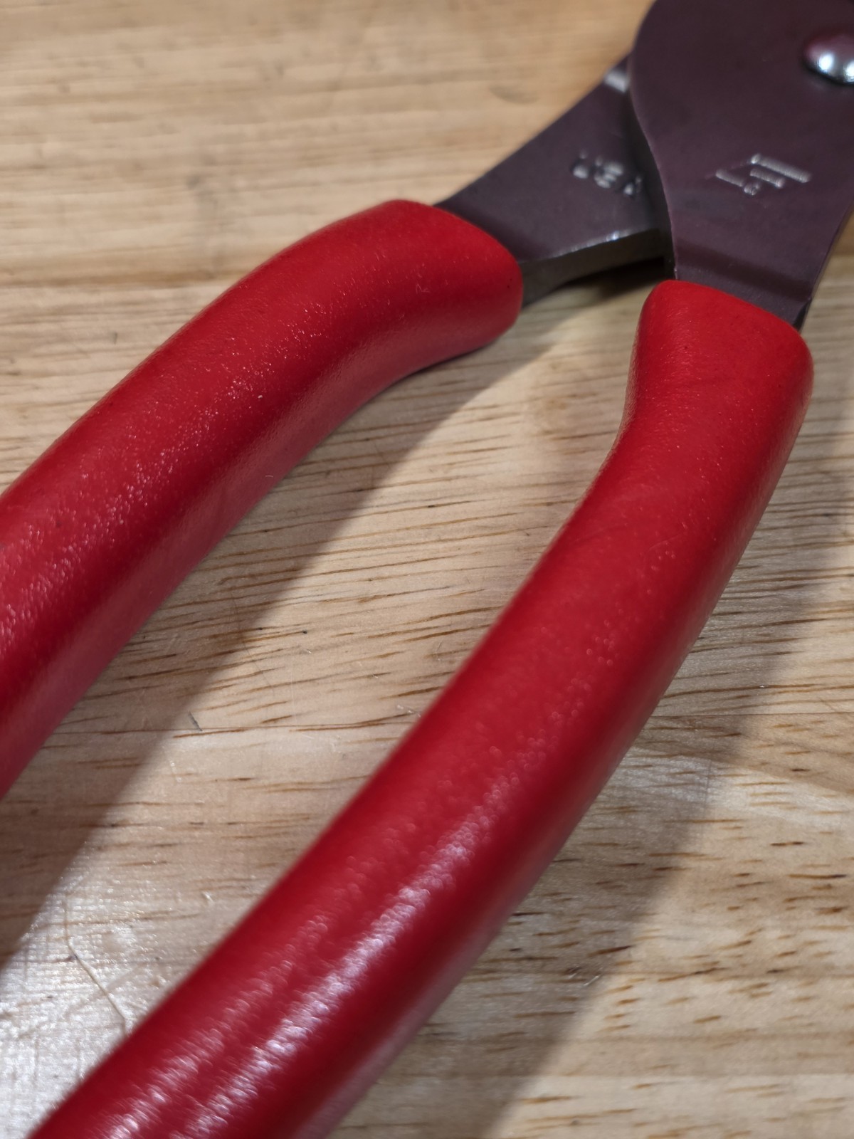 Snap-on Tools NICE LN47ACF 9″ Talon Grip Long Nose Slip Joint Pliers USA Red