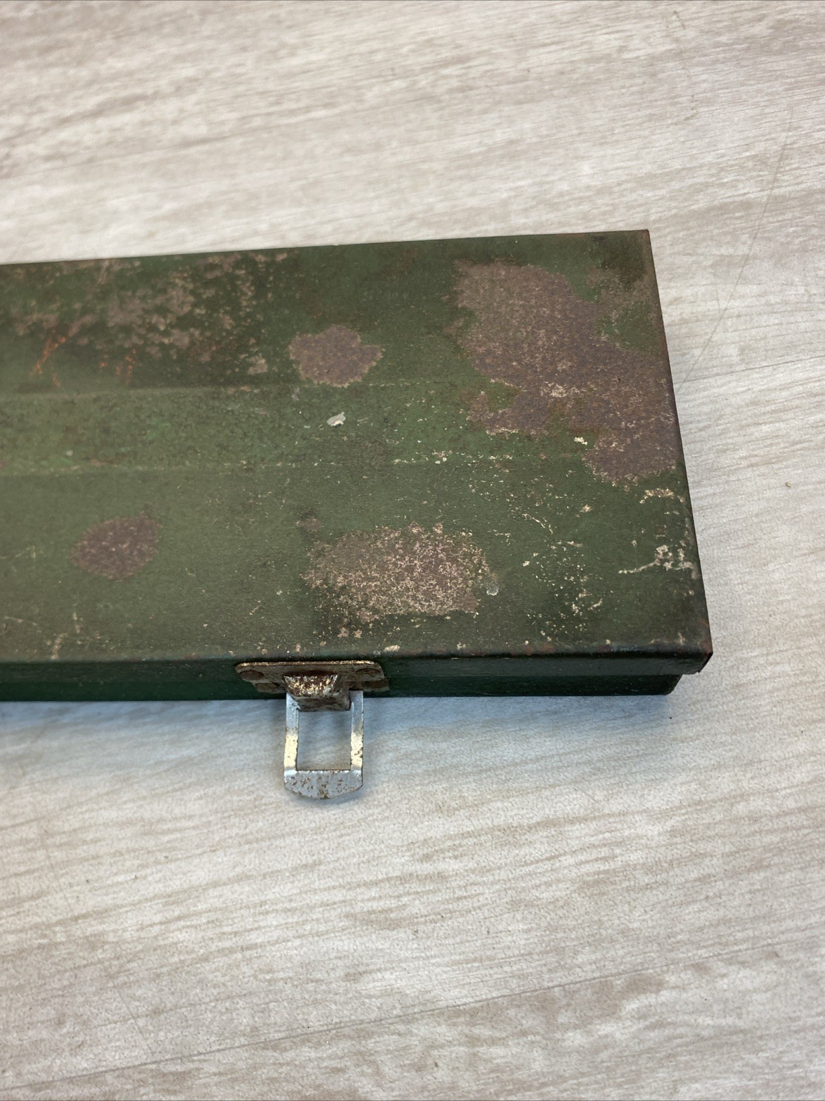VTG S-K Tools metal toolbox with internal Dividers – Box only 17.5 Inch Large