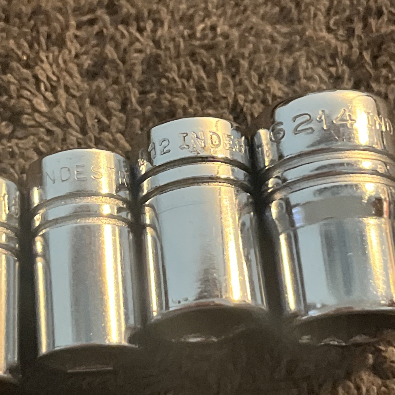 Vtg Indestro 20 Pc 1/4″ & 3/8″ Drive Socket Set No. N6330