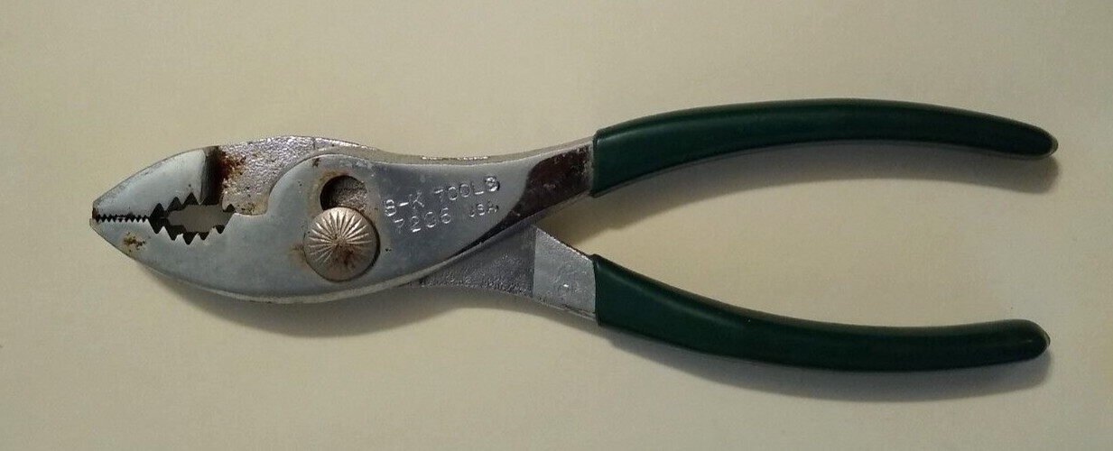 S-K – 7206 – 6-1/2″ Long Slip Joint Pliers – Soft Grip Green Handles -Pre-owned