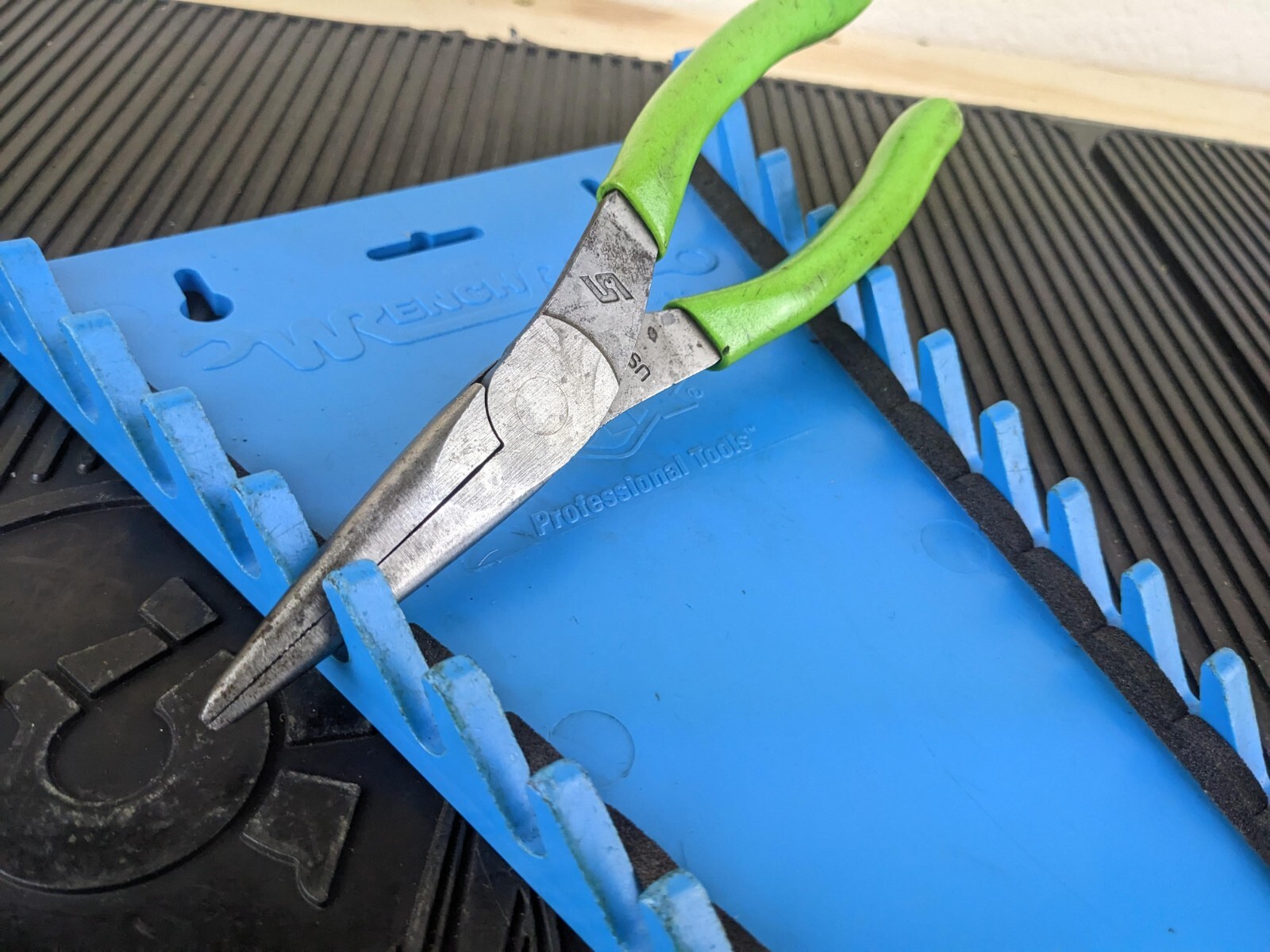 #at882 Snap On 96ACF – 8″ Talon Grip™ GREEN NEEDLE Nose Pliers