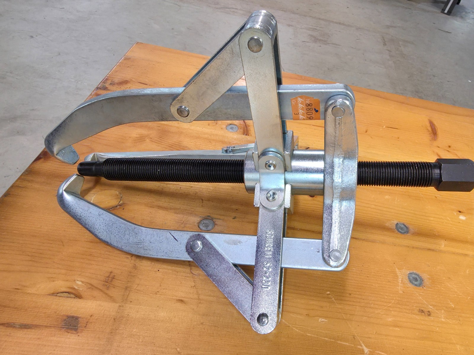SCHREM Self-Centering Bearing / Gear Extractor/Puller, 52-230mm Range, Germany