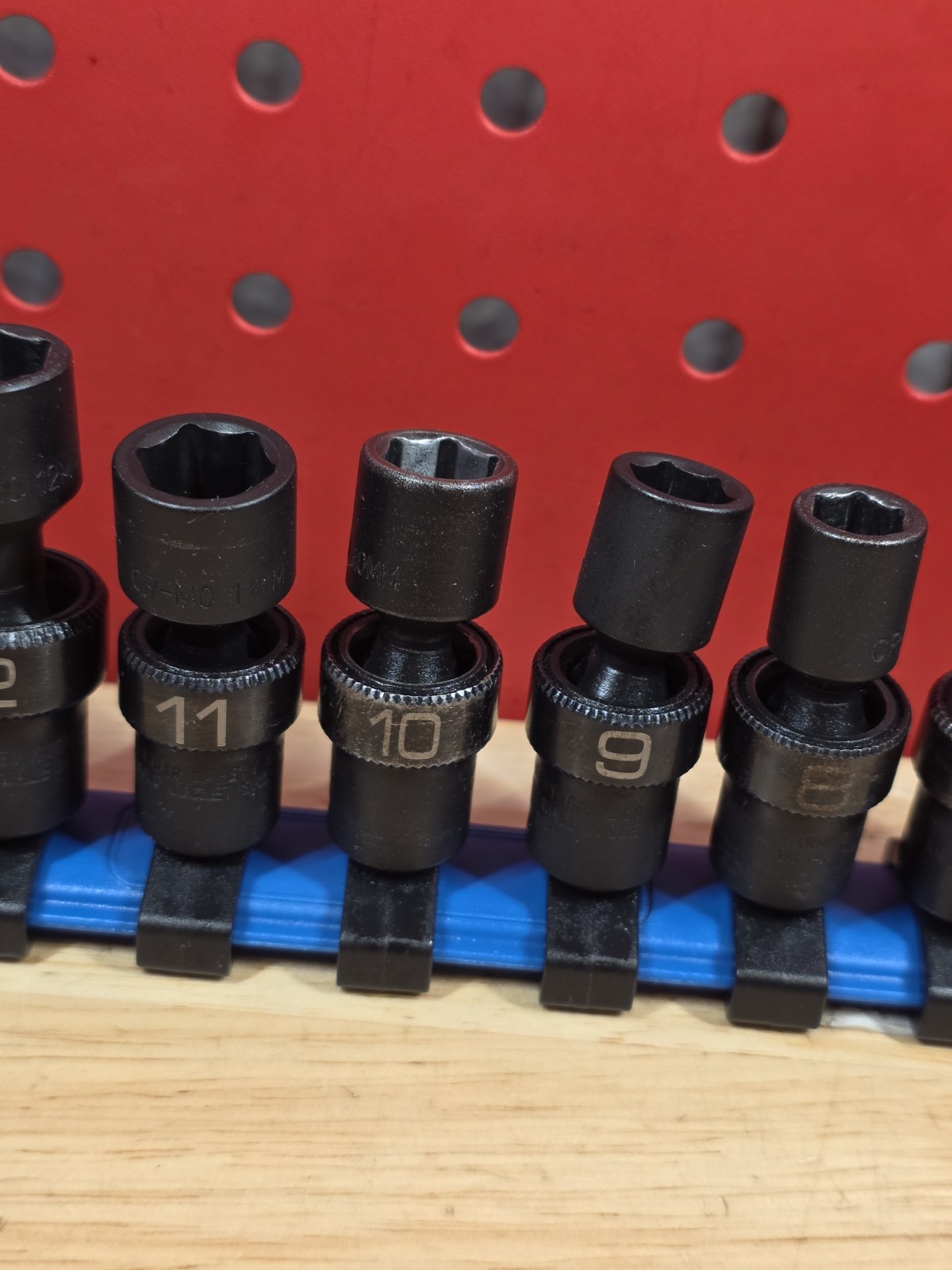 Matco Tools SAUPM126V 5-15mm 12-Piece 1/4” Drive Metric Impact Swivel Socket Set
