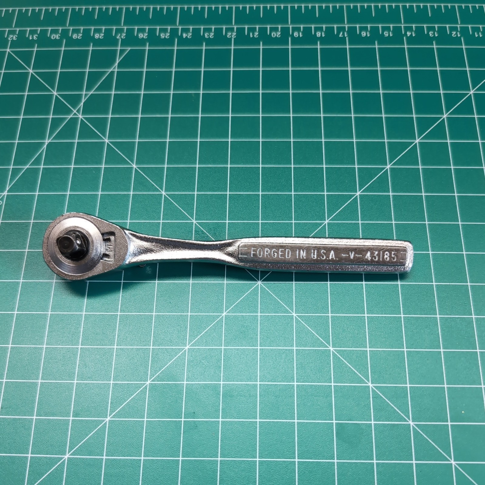 Vintage Craftsman Ratchet -V- Oil Port 1/4 Dr USA 43185