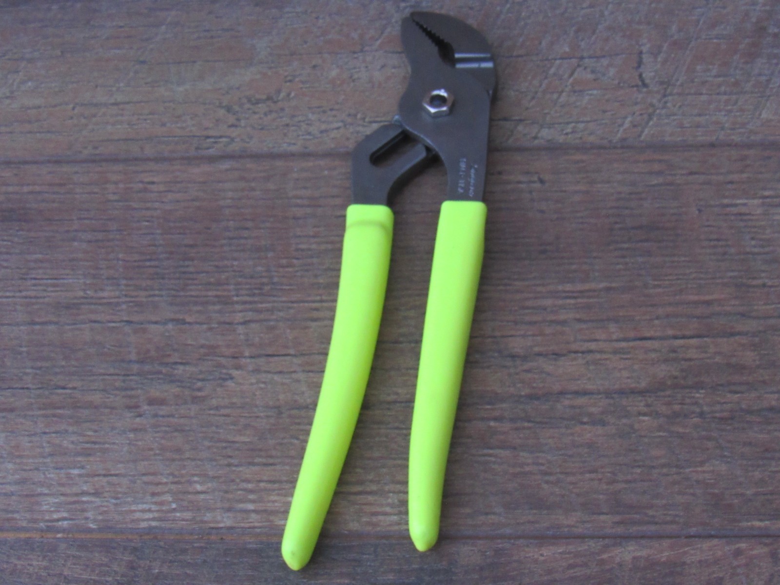 SNAP ON 91ACP HI VIZ YELLOW 9″ ADJUSTABLE JOINT INTERLOCKING CHANNEL PLIERS HV
