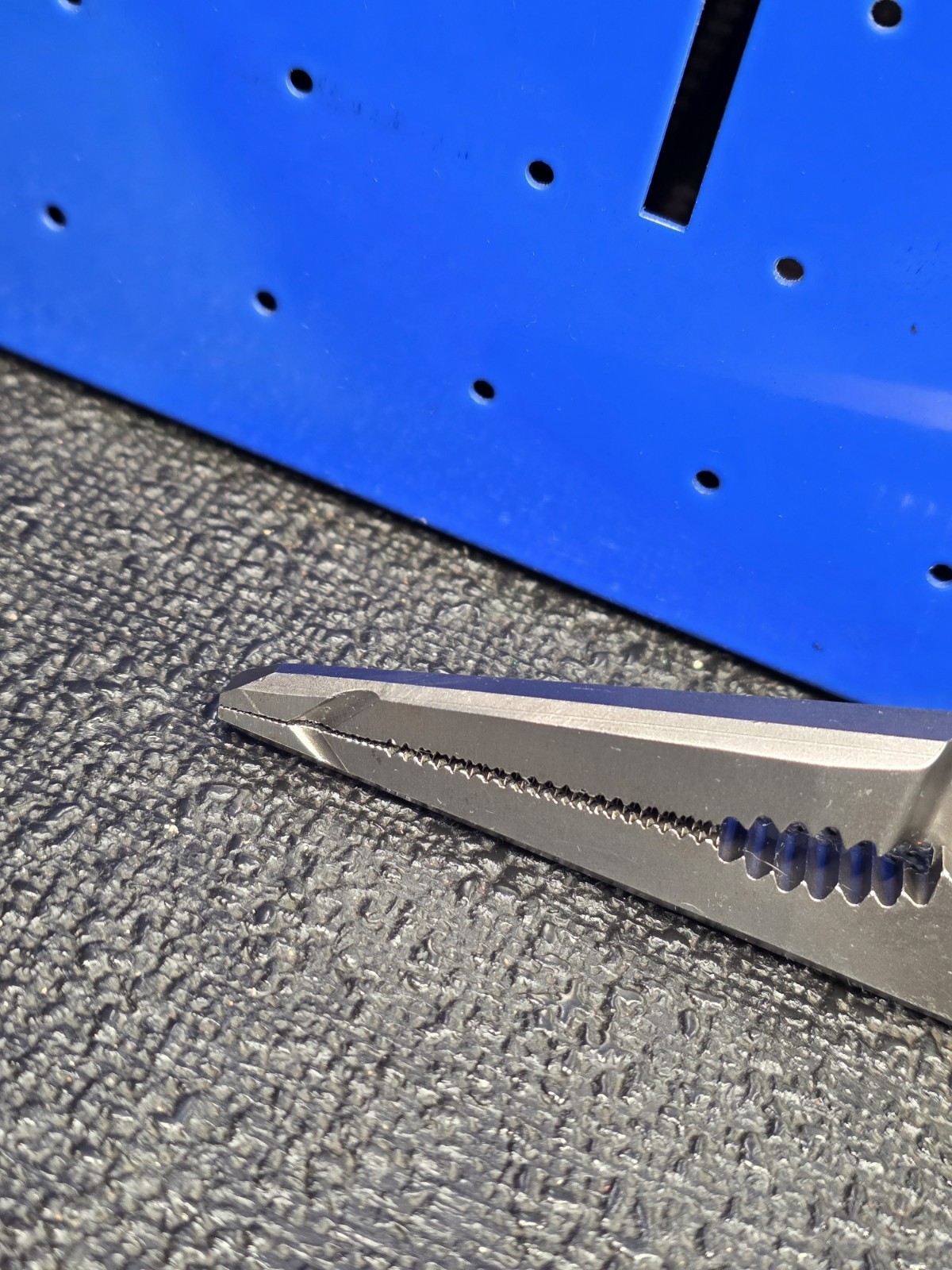 Snap-on LN47ACFMB Power Blue 9″ Soft Grip Long Nose Slip Joint Pliers NICE