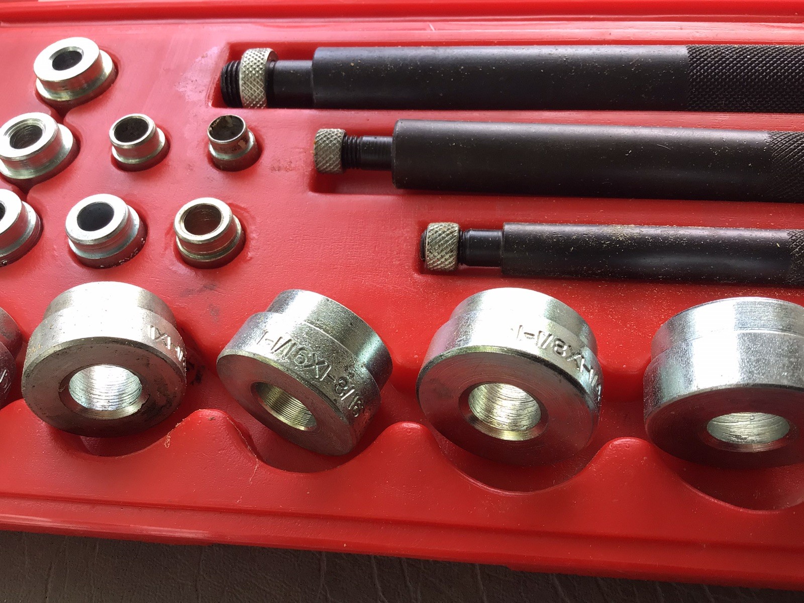 Dayton 4X083A Bushing Removing & Inserting Set w/ Case