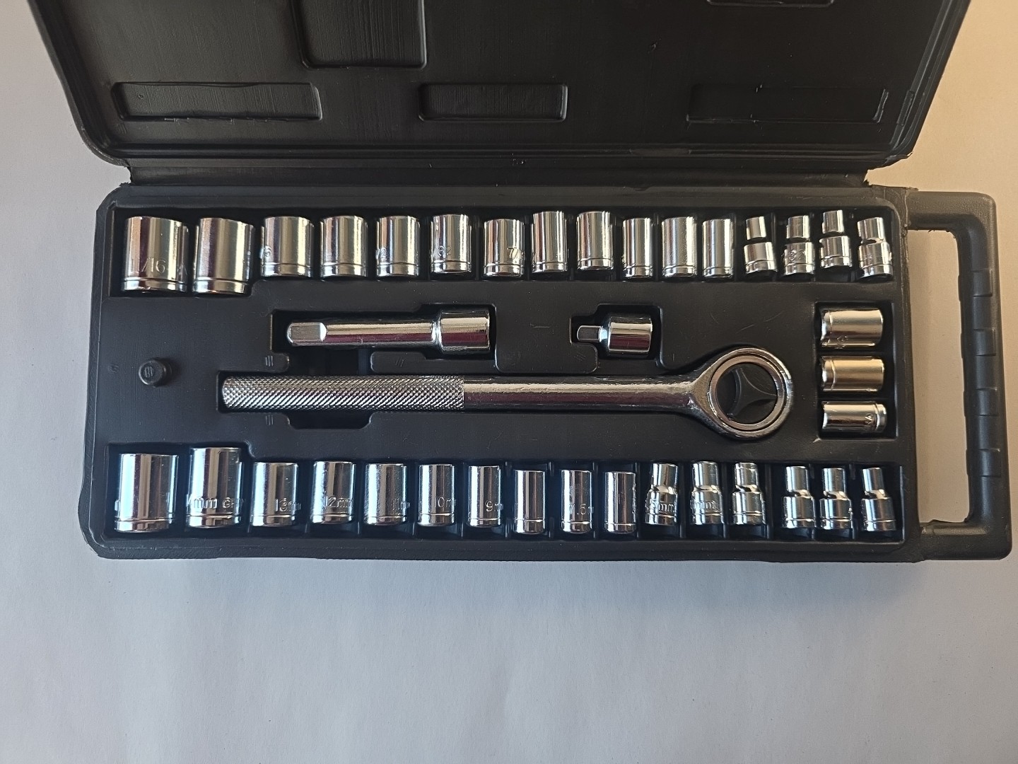Vintage KR 40 pc 1/4” 3/8″ SAE/Metric Socket Set & 9 pc Wobble Extensions ~ NEW
