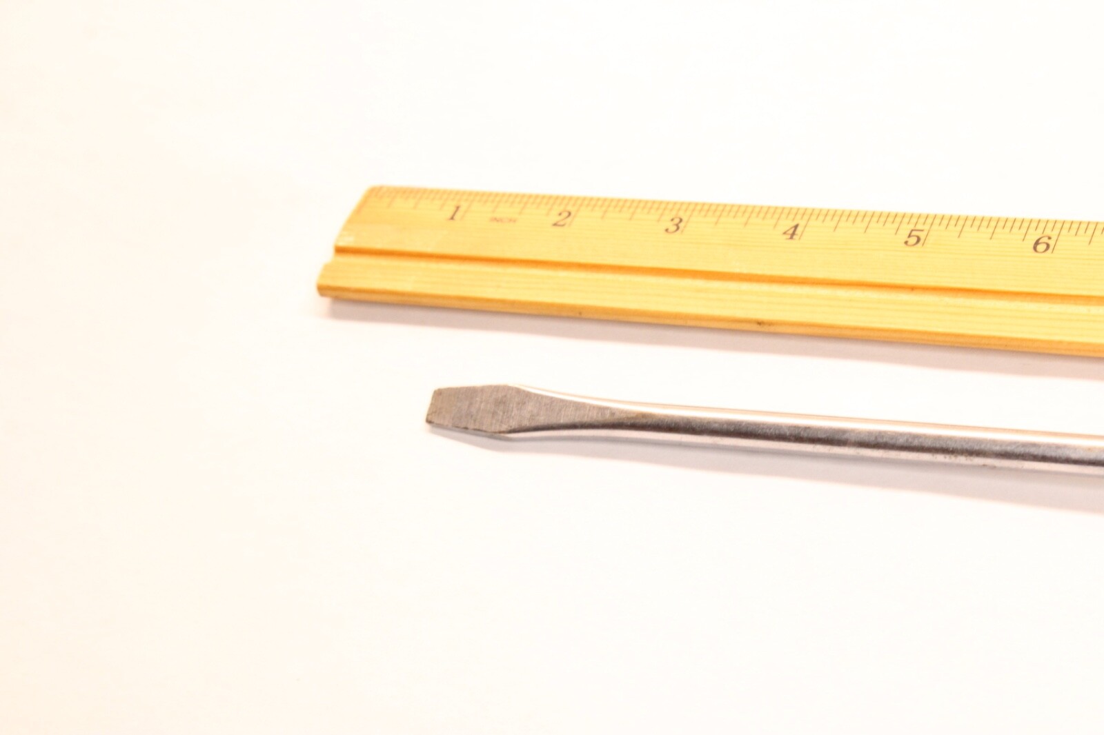 Unbranded 5/16″ x 15-1/2″ Long Shaft Flat/Slotted Hard Black Handle Screwdriver