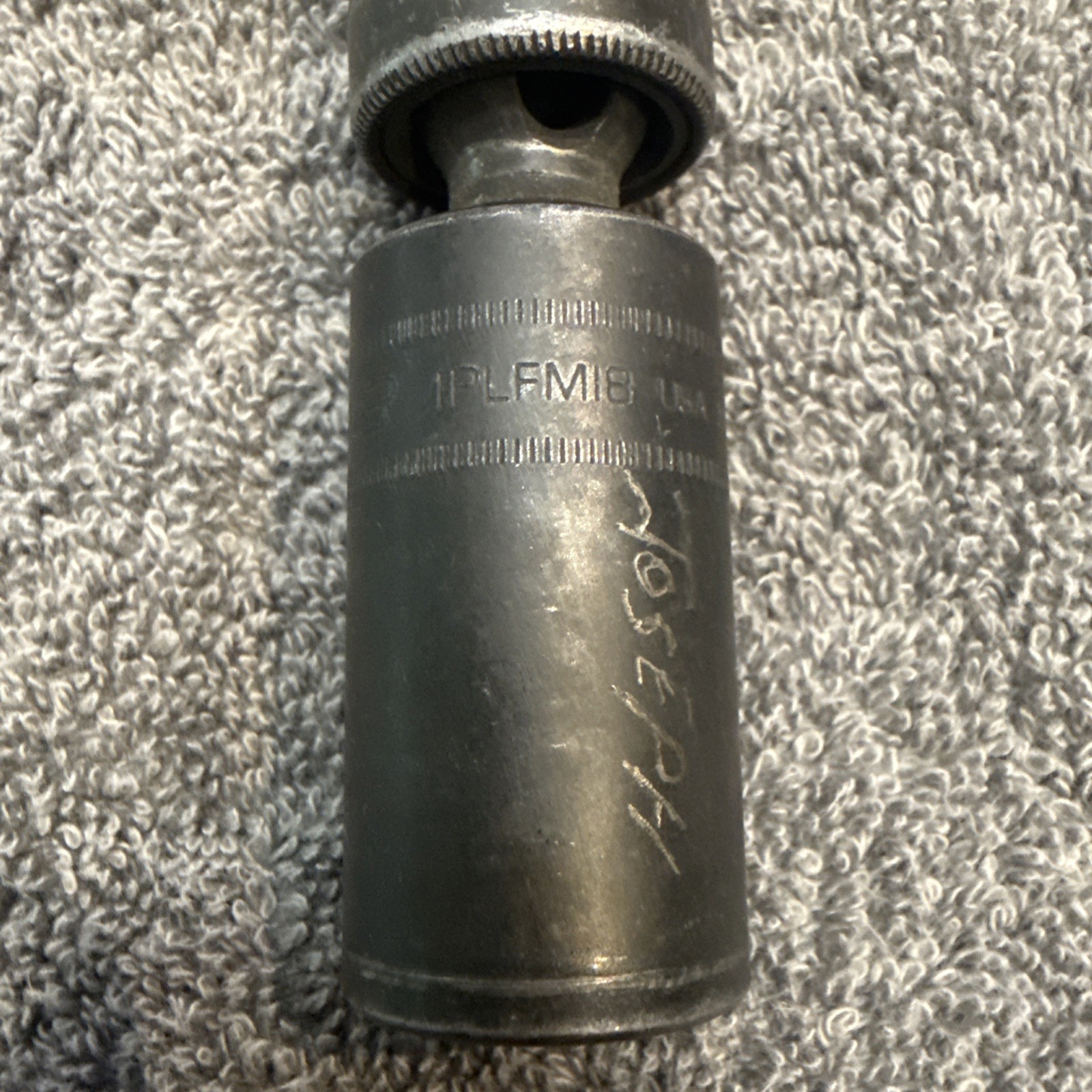 Snap-on Tools USA 18mm IPLFM18B 1/2″ Drive 6 Pt Point Swivel Impact Socket