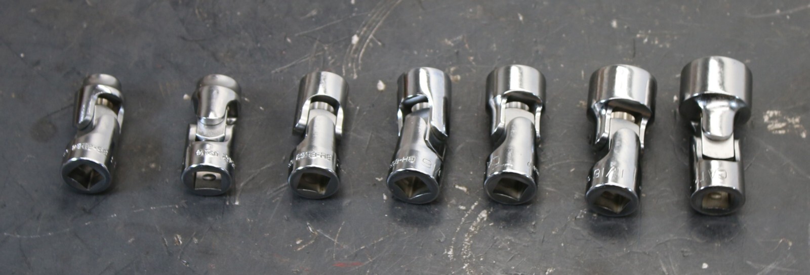 CAT Caterpillar 9S-1747 7-pc Universal Swivel Socket Set 3/8″ – 3/4″ 12-Pt