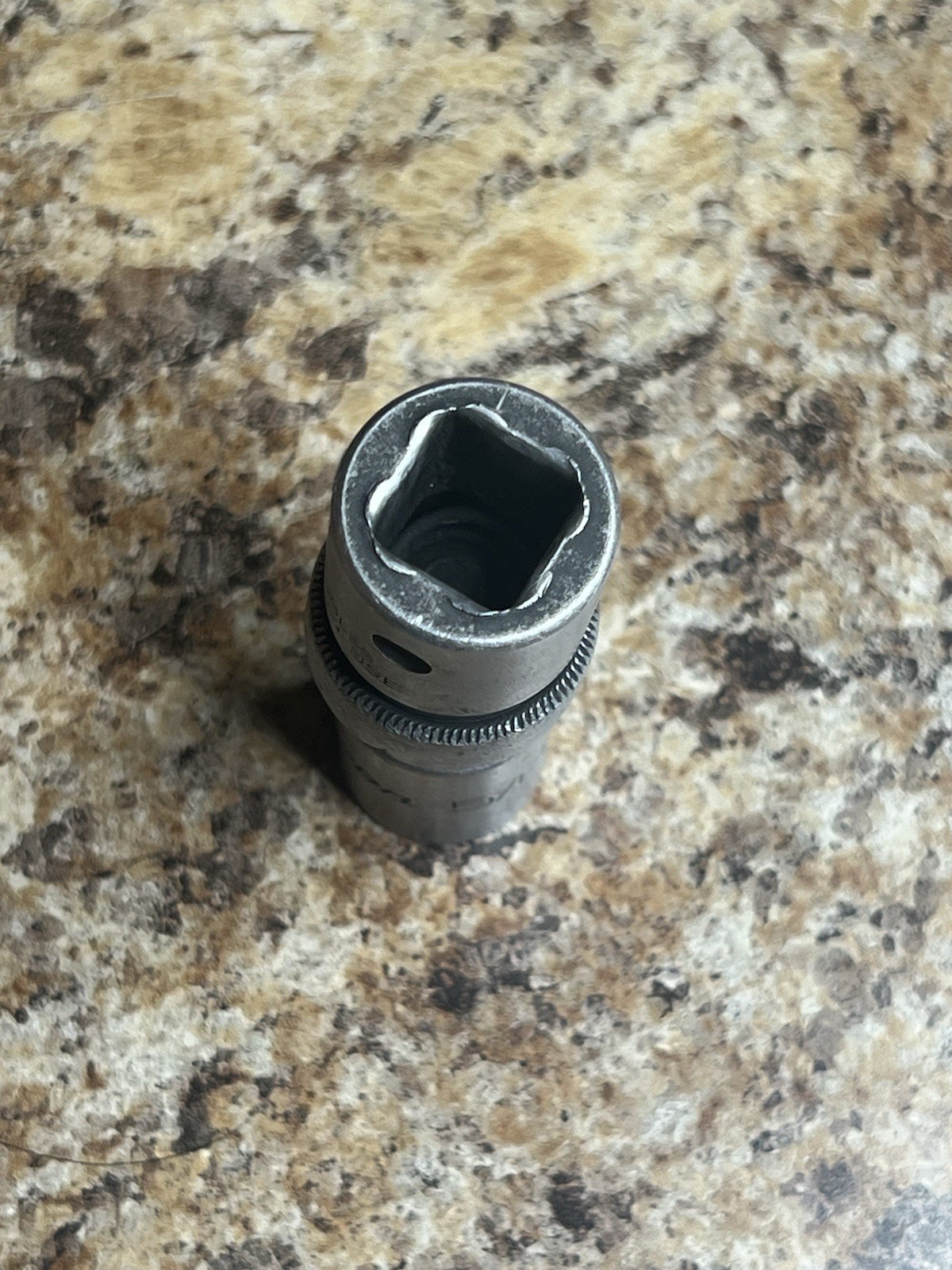 Snap On Tools IPL20A USA 1/2″ Drive 5/8″ Shallow 6Pt Impact Swivel Socket