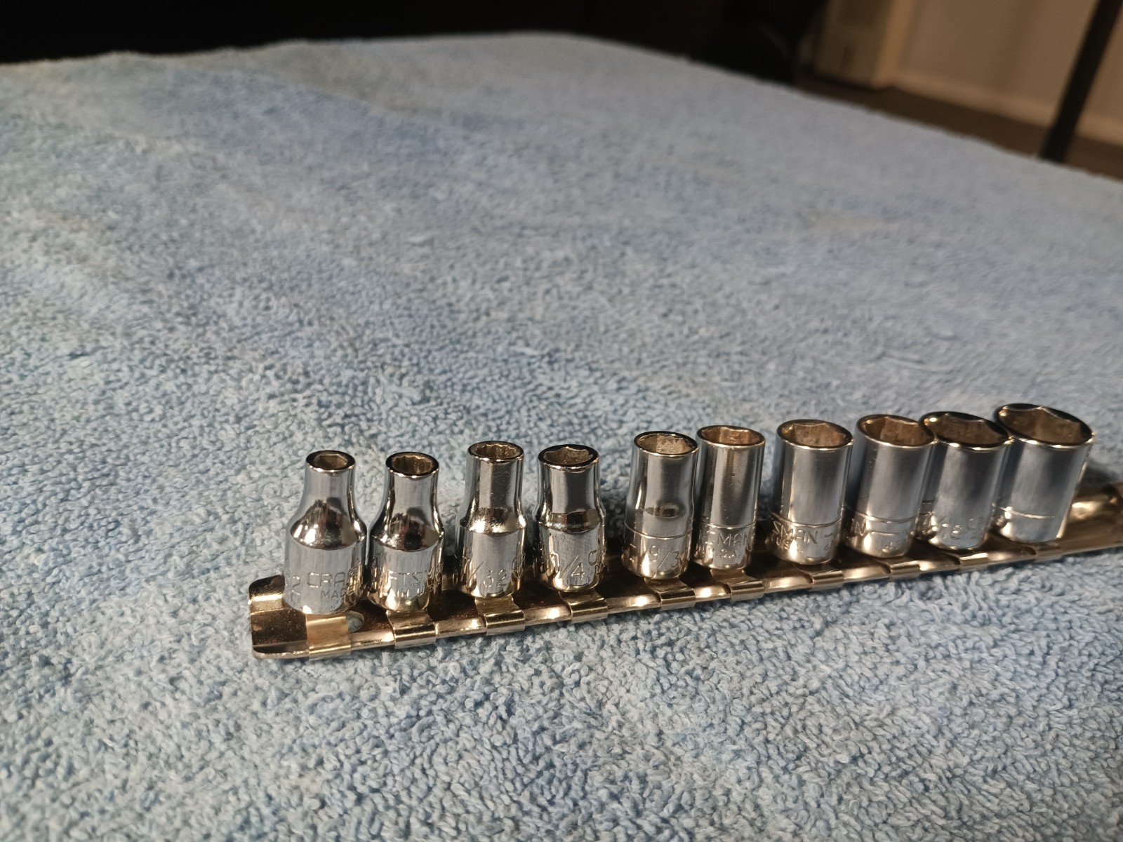 Craftsman 1/4″ Socket Set 21pc. 10 SAE, 11 Metric With Rail. See Description Pls
