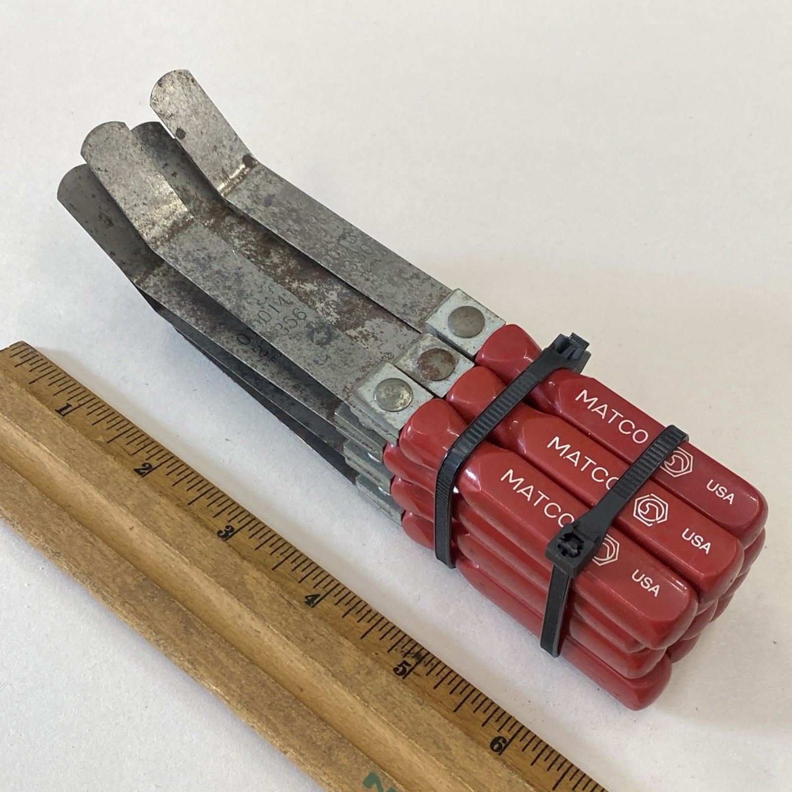 MATCO USA TOOLS 12 PIECE FEELER GAUGE SET w/ RED HANDLES FG10CG Vintage, M0909