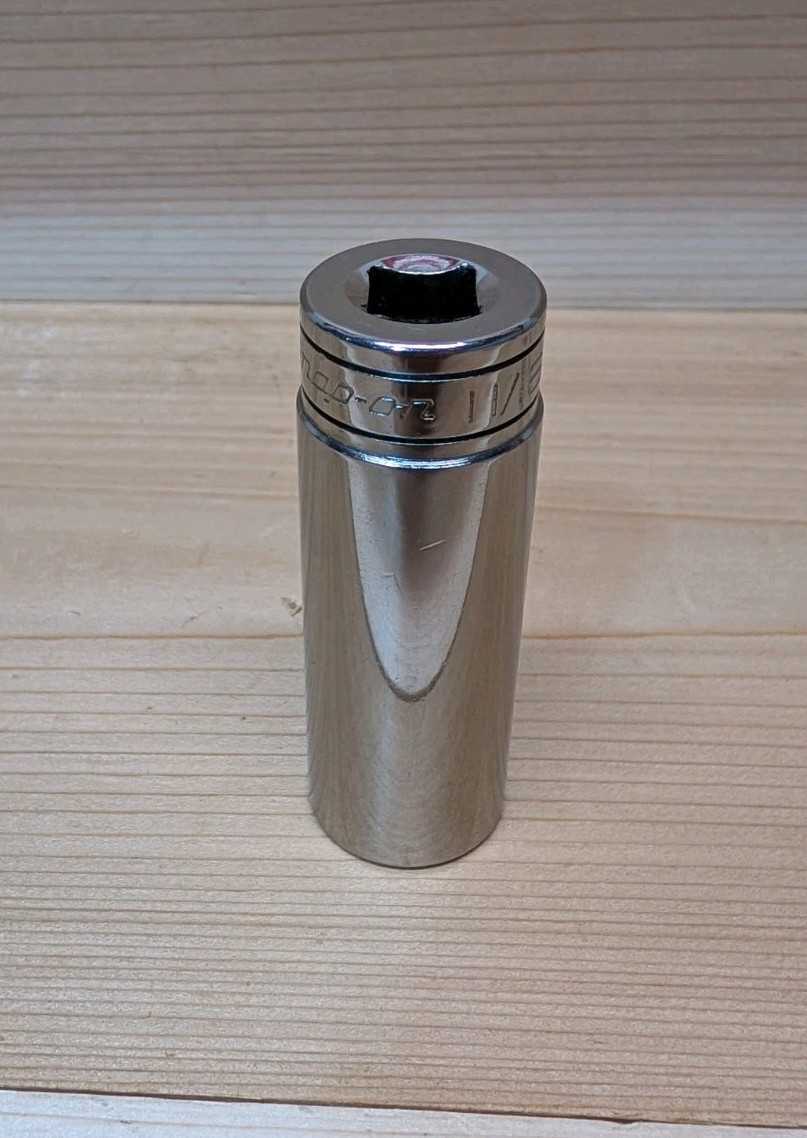 Snap-On SFS221 3/8″ Drive 11/16″ 6 Point Deep Socket Chrome Clean