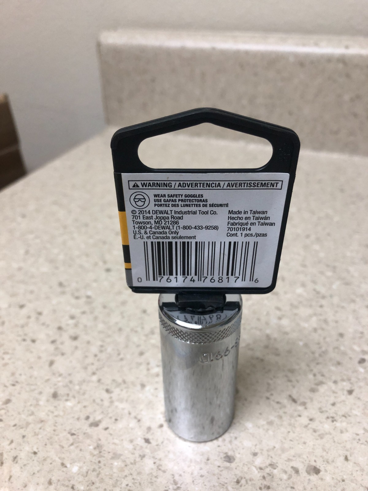 DeWalt 3/4 in. X 3/8 in. drive SAE 6 Point Deep Socket 1 pc