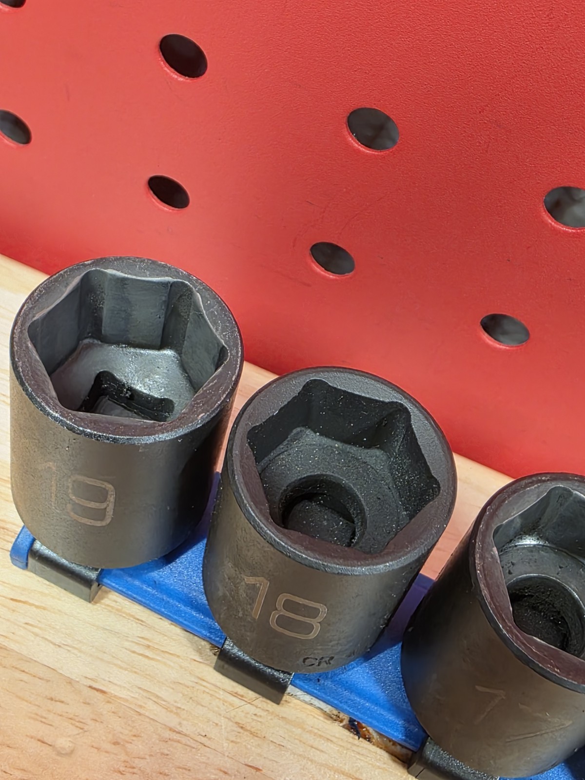 Matco Tools Adv SBPM136V 7-19mm 3/8″ Drive Shallow 6-Point Impact Socket Set
