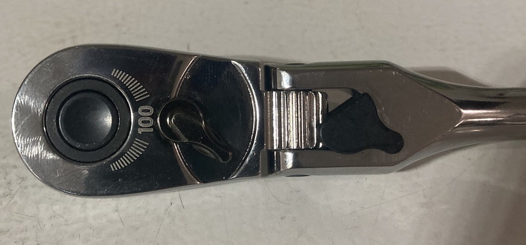 Husky 3/8” Dr. Locking Flex Head 100 Position Ratchet.