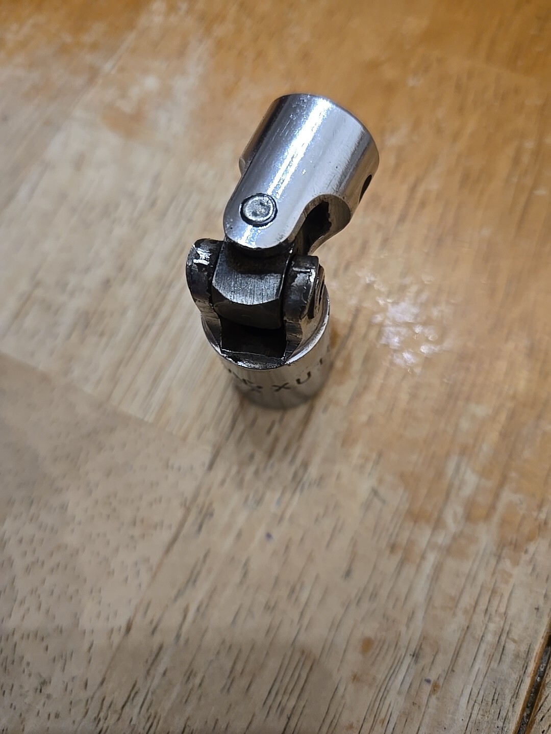 Mac Tools 3/8″ Drive 9/16″ 6PT Chrome Deep Swivel Socket For Parts XU186D