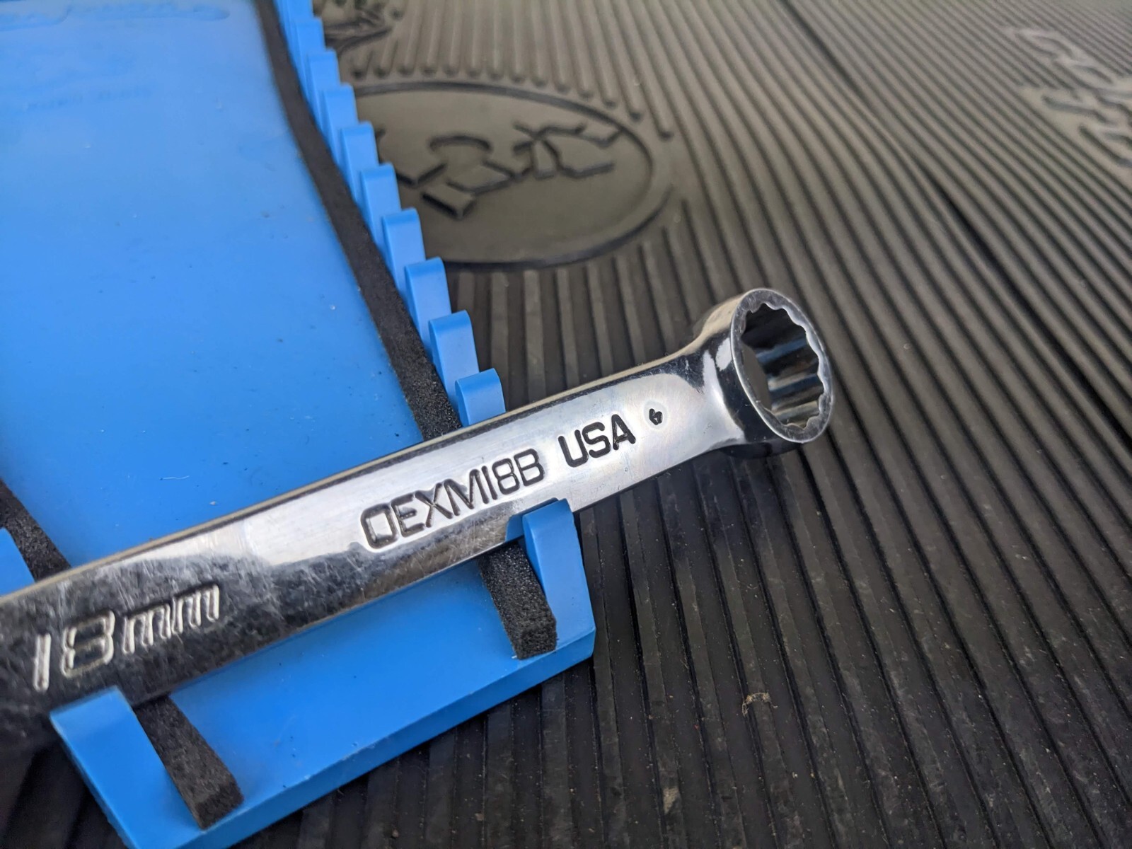 #bb040 Snap On Tools OEXM18B METRIC 18 mm Short Combination Wrench 12-Point USA