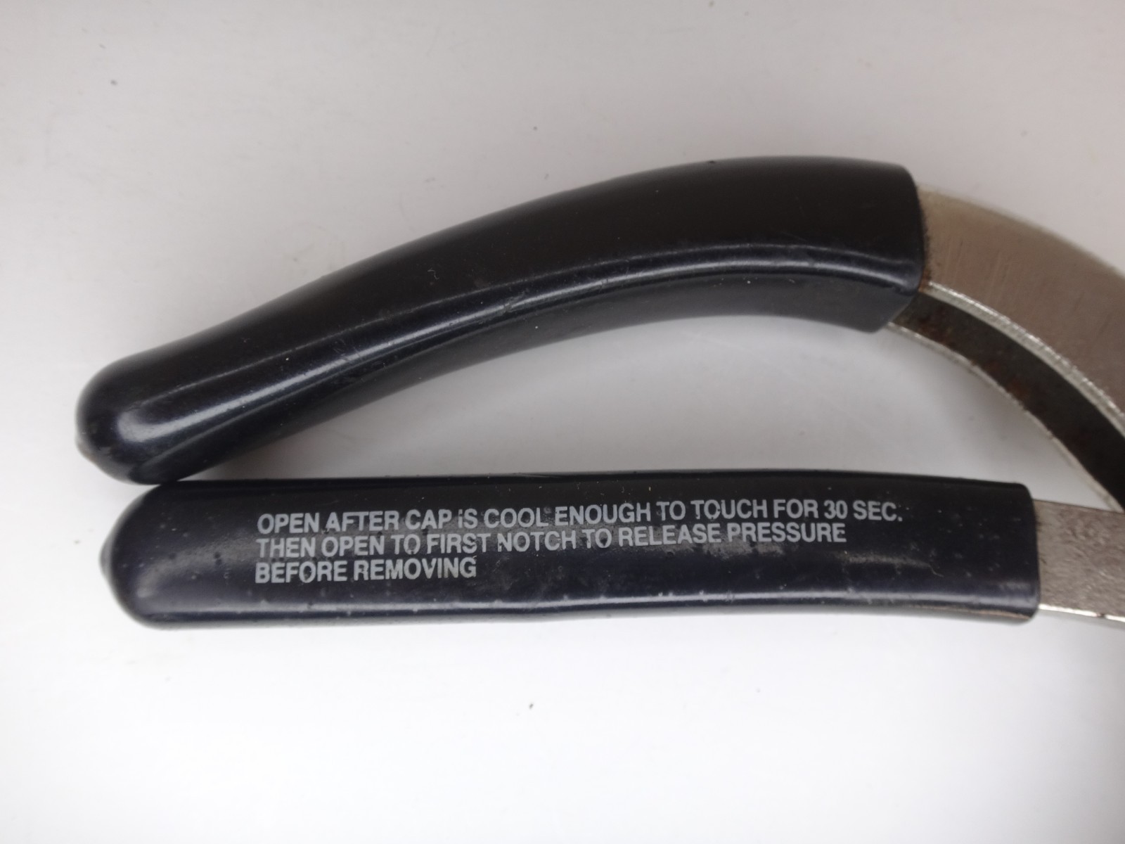SNAP-ON Tools Blue-Point Radiator Cap Coolant Reservoir Removal Pliers YA2090