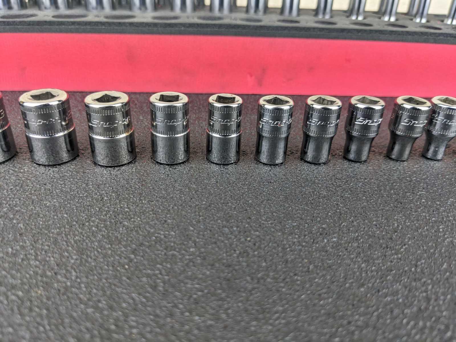 #bo705 Snap-On Tools 142STMMSYFR1 42pc 1/4″ Drive 6-Point Metric Foam Socket Set