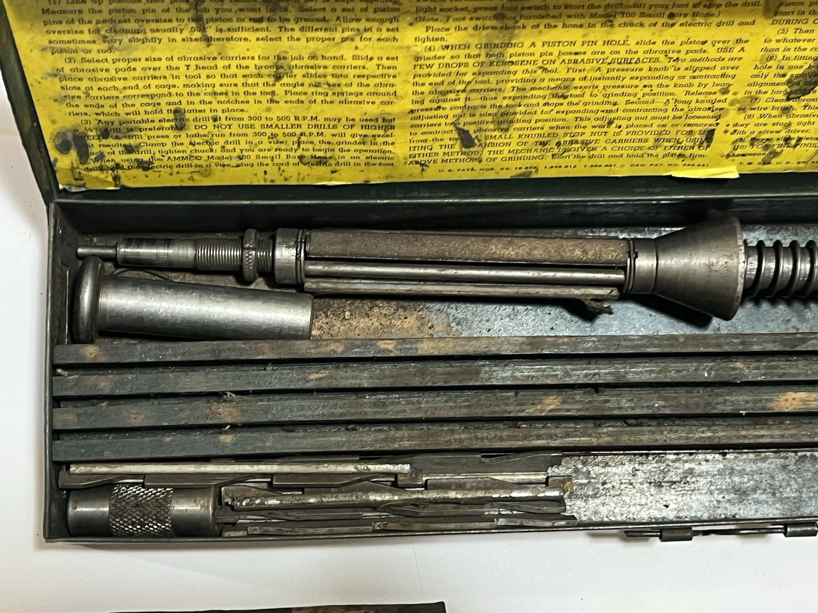 AMMCO Model 100 Vintage Small Bore Cylinder Hone Set in Box 47/64″ – 1-5/16″ USA