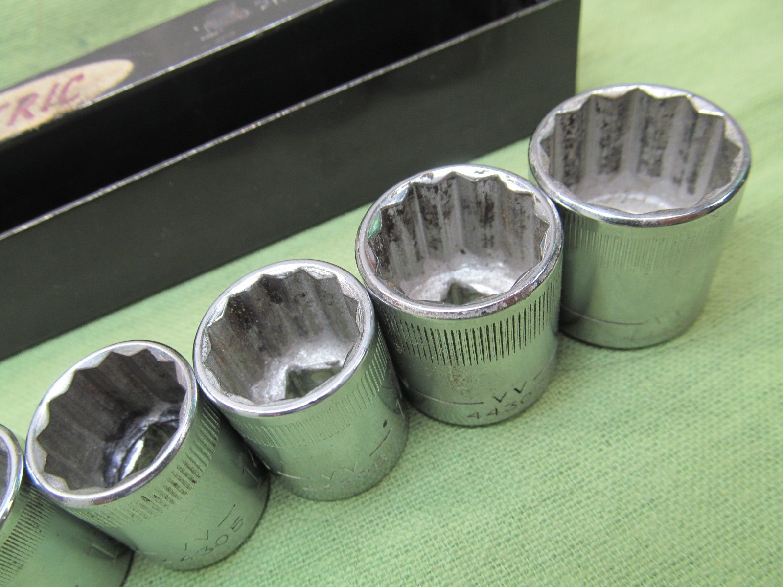Vintage Craftsman USA 3/8″ drive METRIC Socket Set – 9mm-19mm – 12pt Sockets