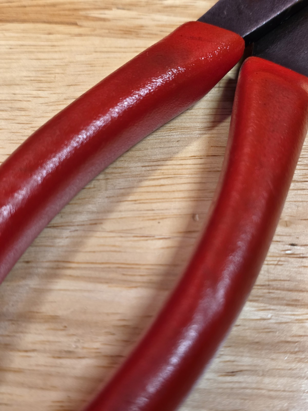 Snap-on Tools 208BCP Red Handle Rounded Nose Battery Terminal Pliers USA