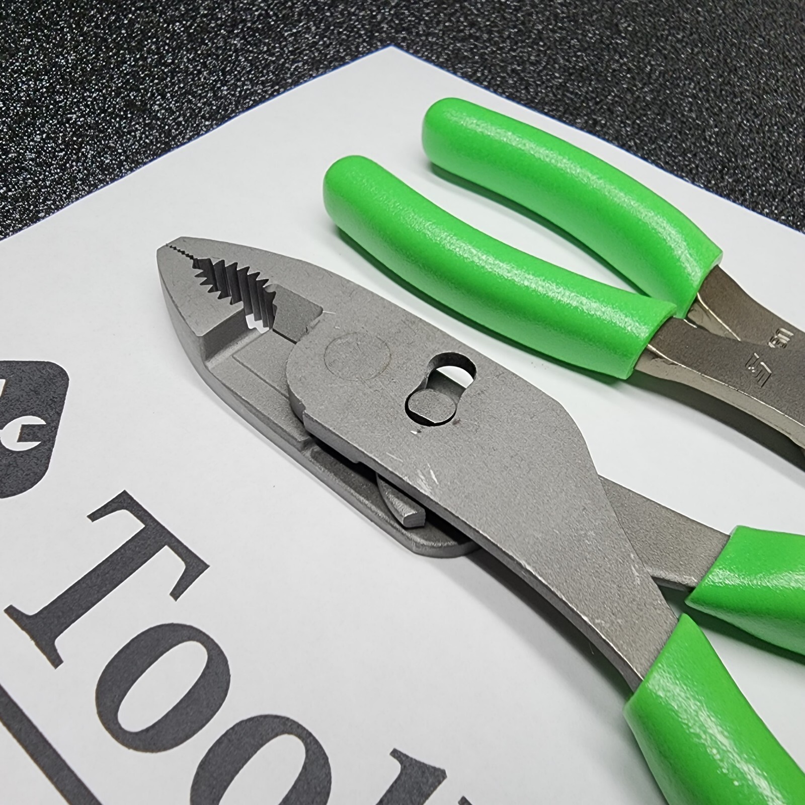 Snap-on Tools 8″ High-Leverage Combo & 7″ Long Nose Slip-Joint Pliers LN46ACF