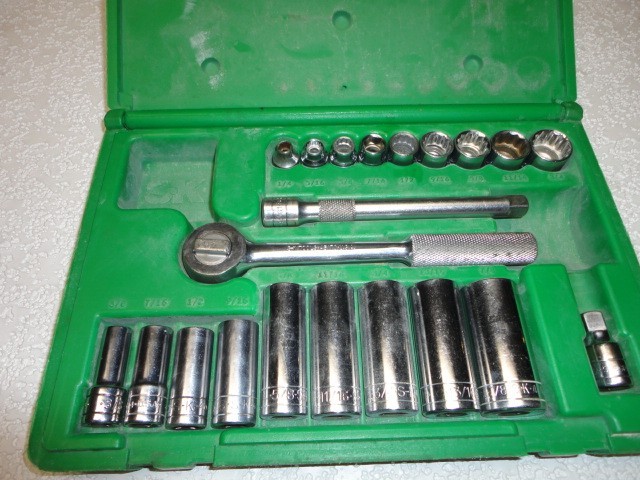 SK 4551, 3/8″ Drive SAE. 21 Pcs, IN CASE, 12 POINT And 6 POINT Socket Set USA