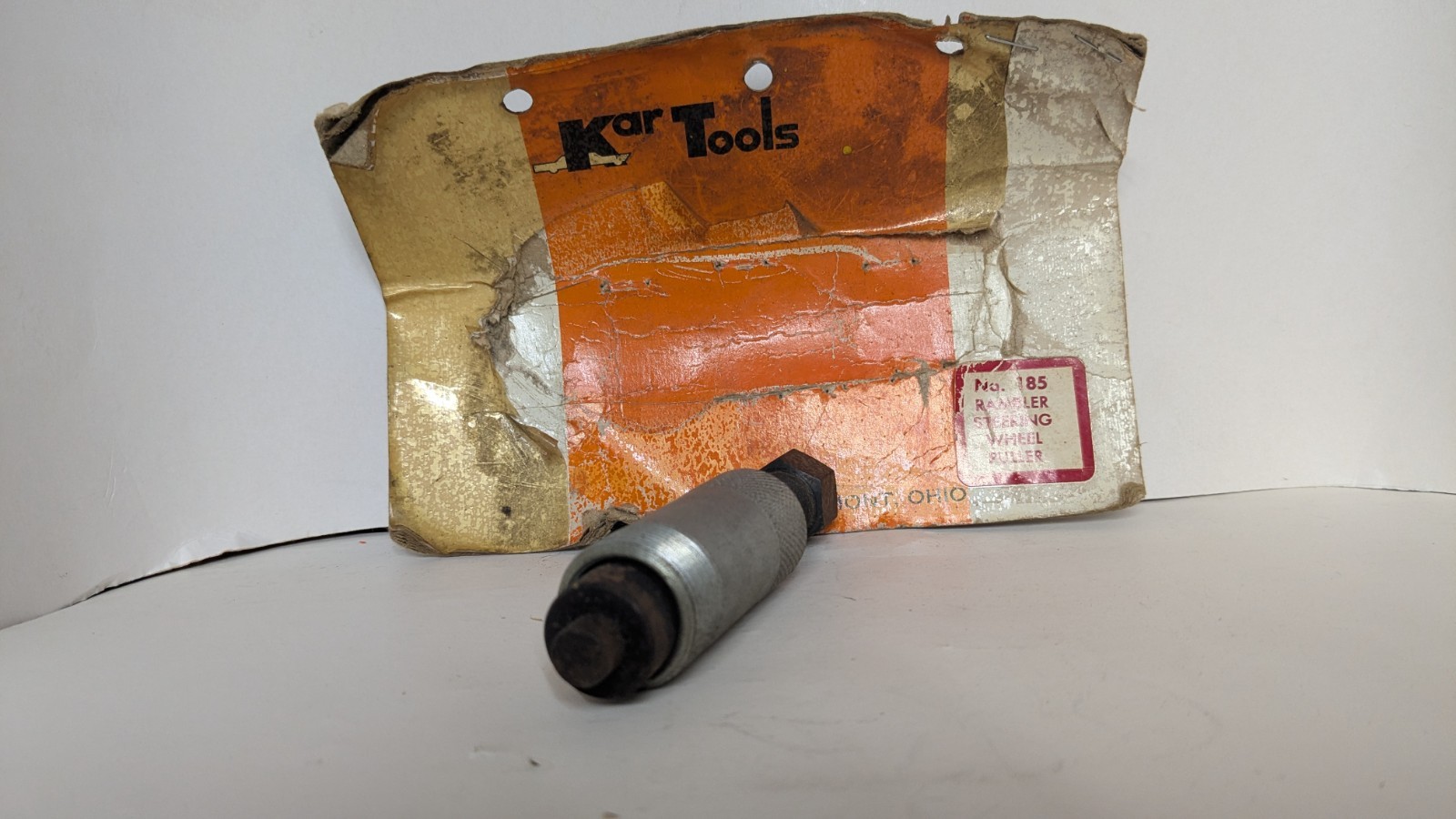 VINTAGE RAMBLER STEERING WHEEL PULLER