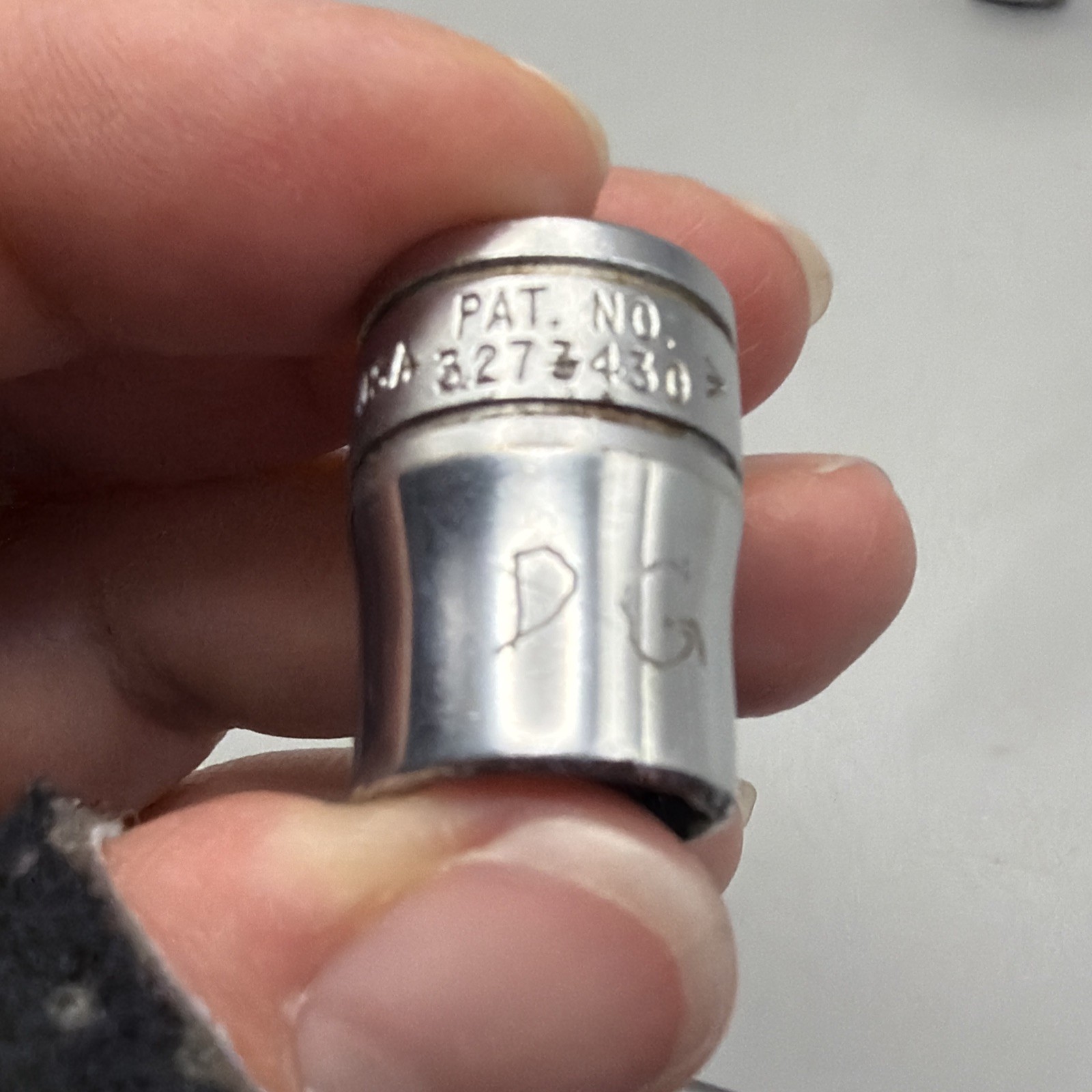 Snap On Sockets (SFS081, 101. F141. A2 Adapter).Read