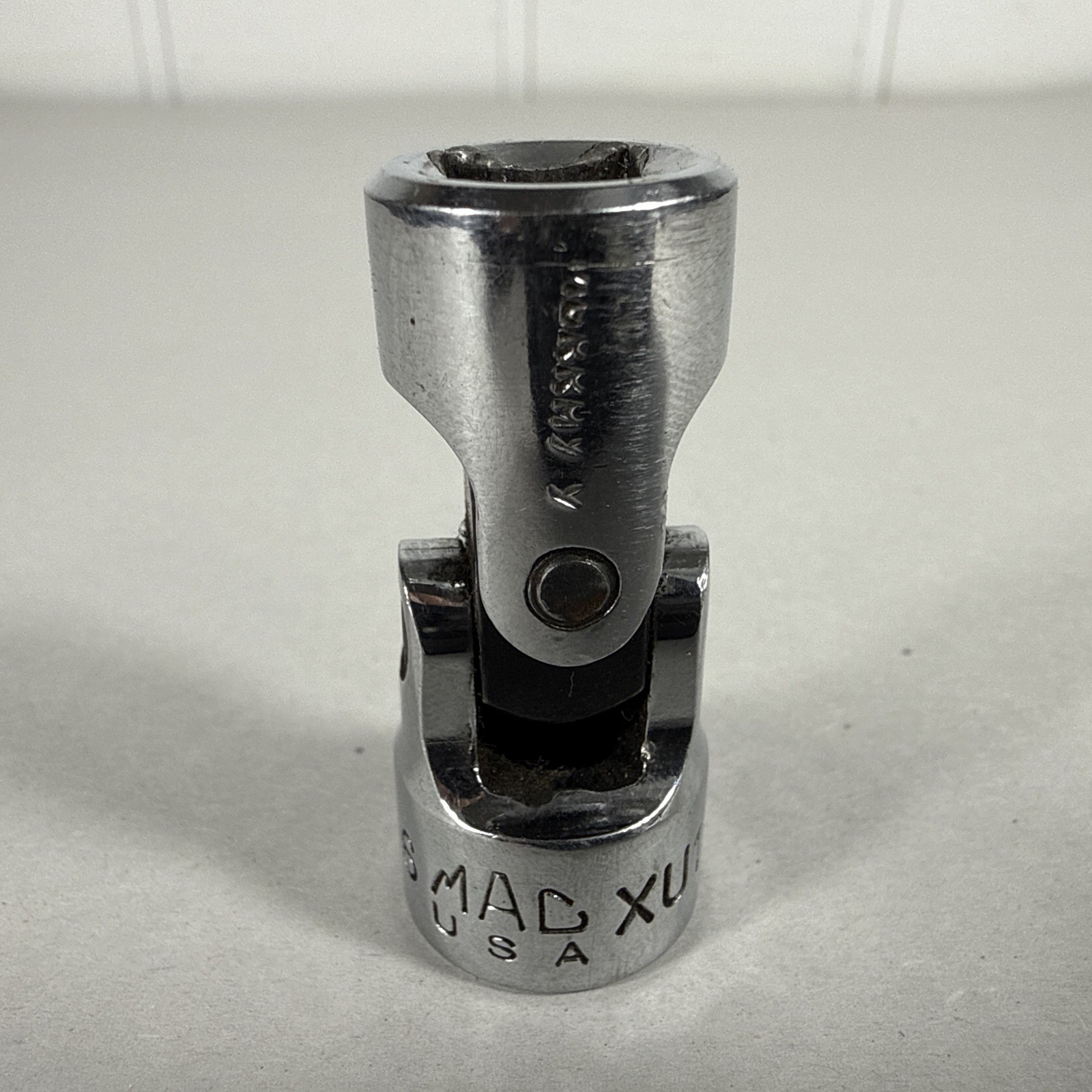 MAC Tools XU186R – 9/16″ 6pt 3/8″ Drive Swivel Socket