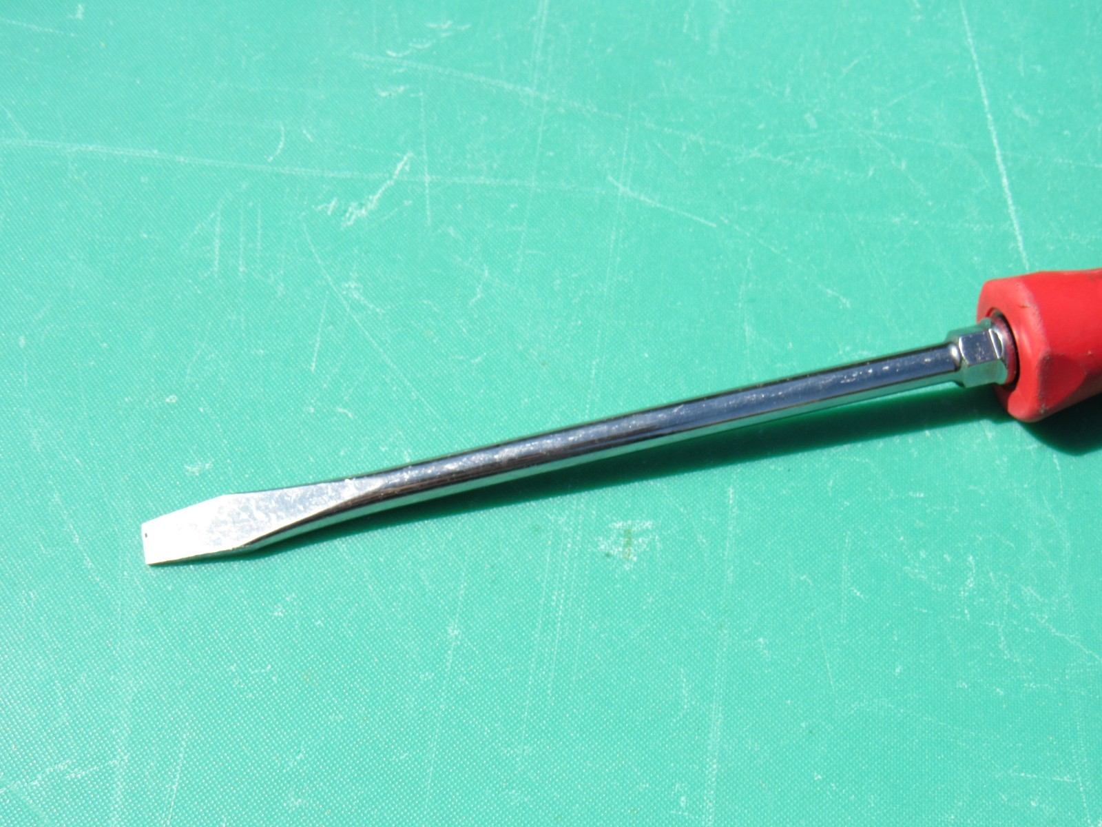 SNAP ON SGD8BR SGD8B RED BLACK HANDLE STRAIGHT / FLAT TIP / SLOTTED SCREWDRIVER