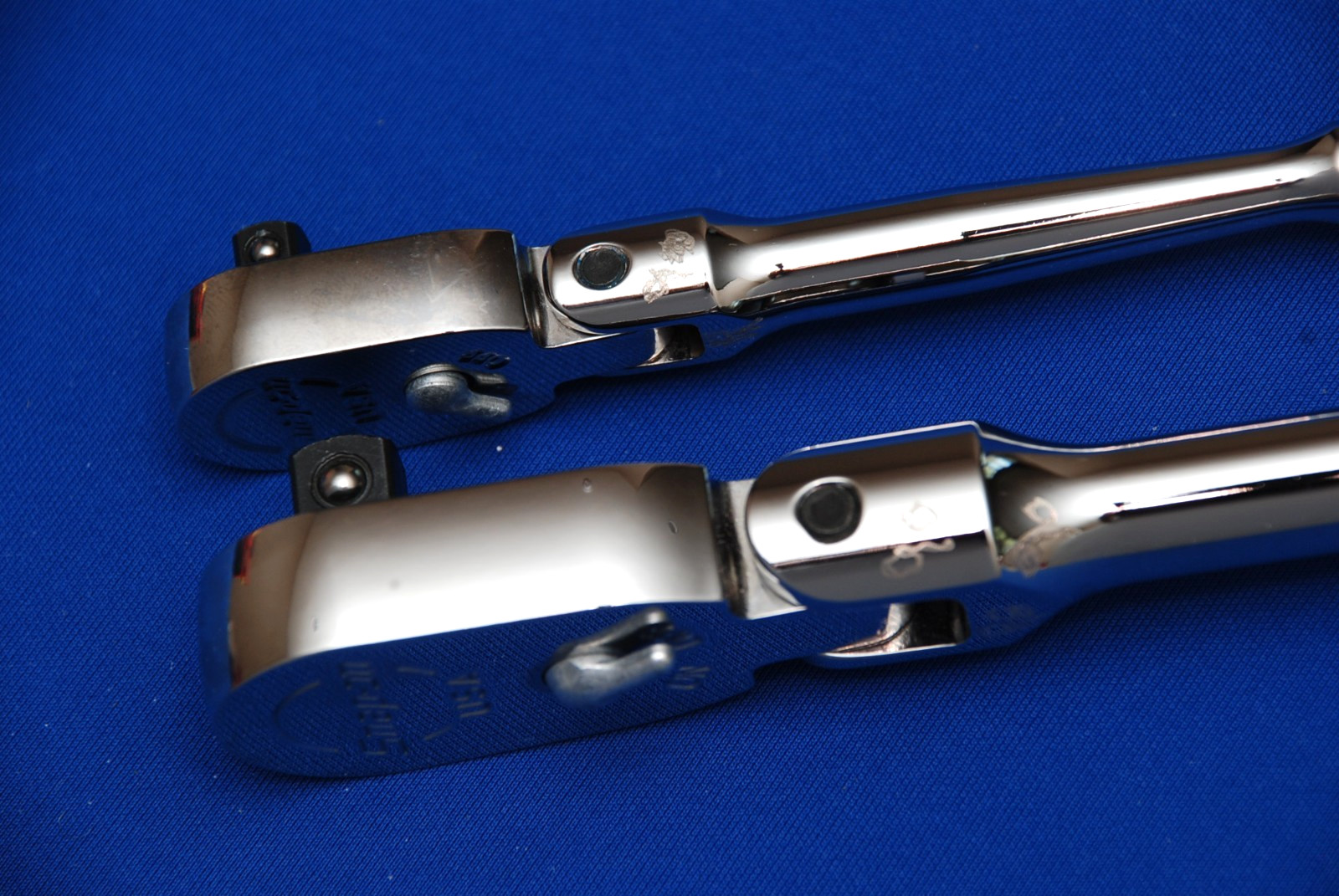 Snap-on Tools 1/4″ & 3/8″ Drive Dual 80 Red Hard Grip Flex-Head Ratchet Set