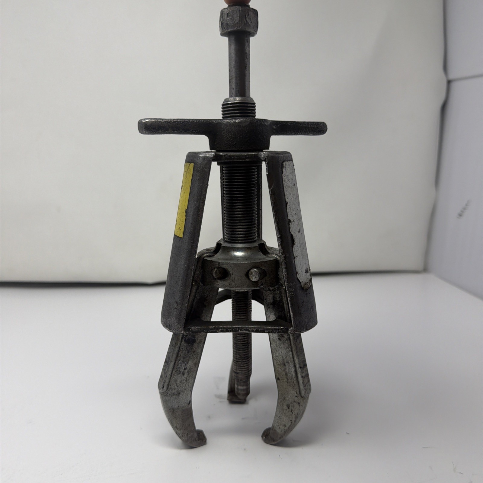 Caged 3 Jaw Gear Bearing Puller Not Tested