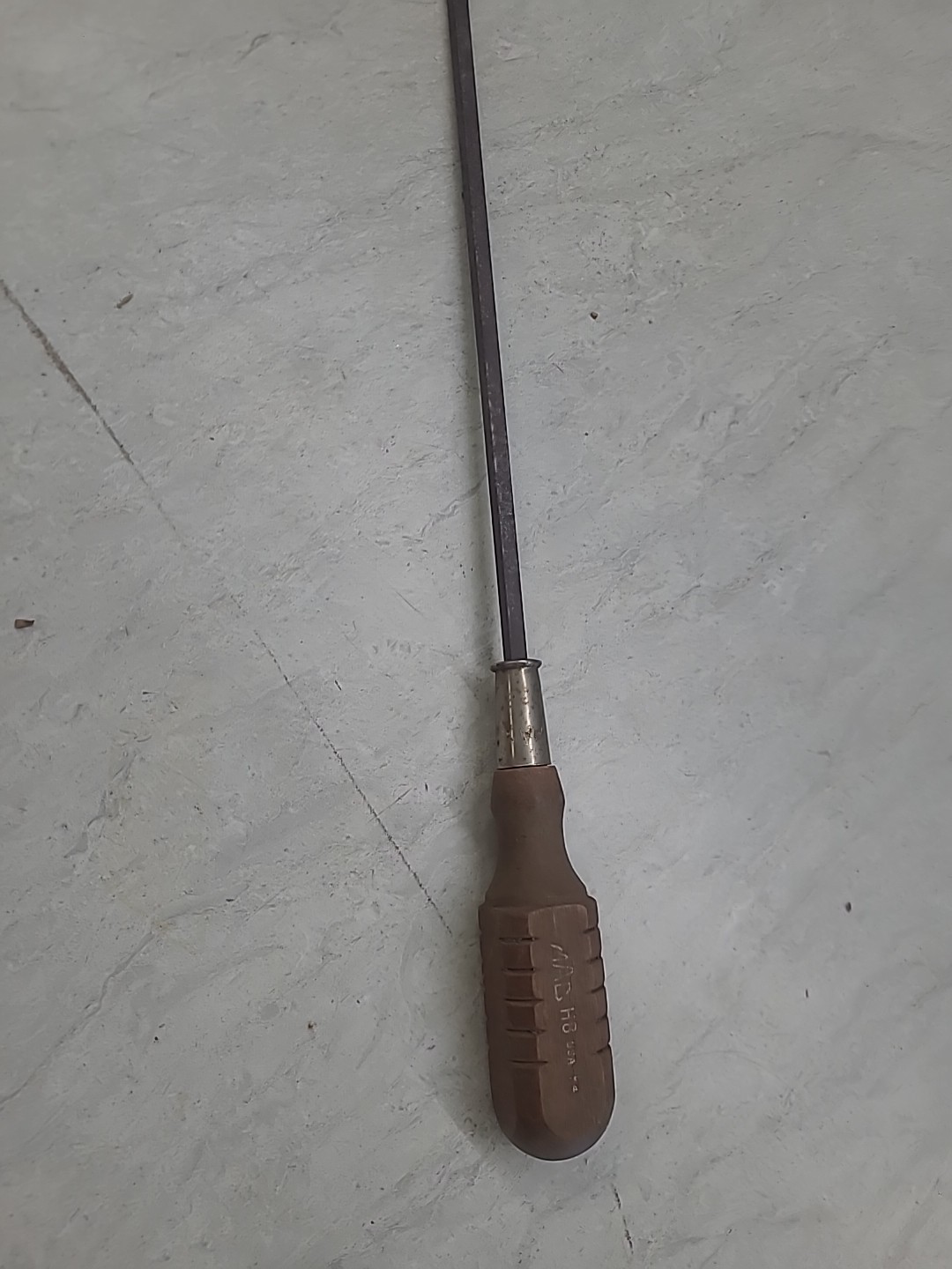 MAC H8 1/4″ Flat Slotted Head Square Shank Screwdriver Wood Handle S17