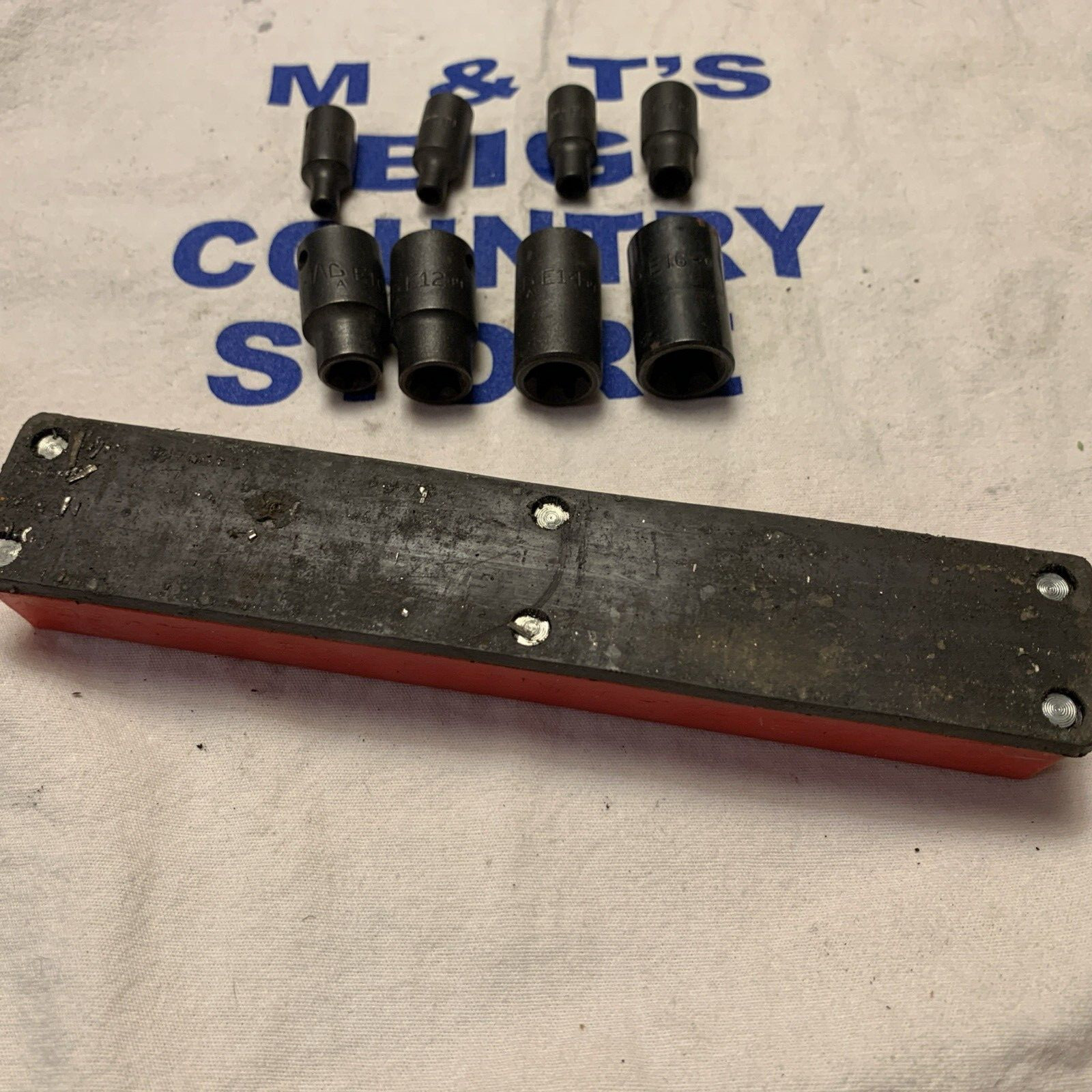 Mac Tools USA 1/4″ & 3/8″ Drive 8pc E4-E16 Inverted Star Socket Set