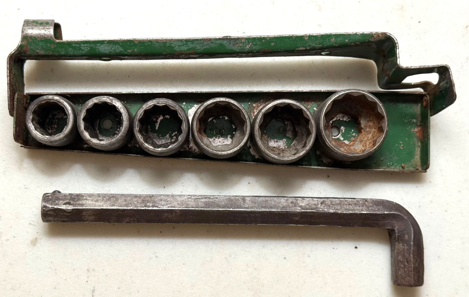Vintage Indestro 6 Socket Set, w Breaker Bar & Holder, Early 1930″s, Good Cond