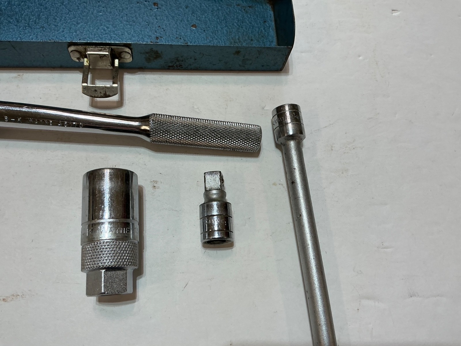 Vtg S-K Wayne 13 pc 3/8″ drive socket set SAE 3/8″-7/8″ blue metal case USA made