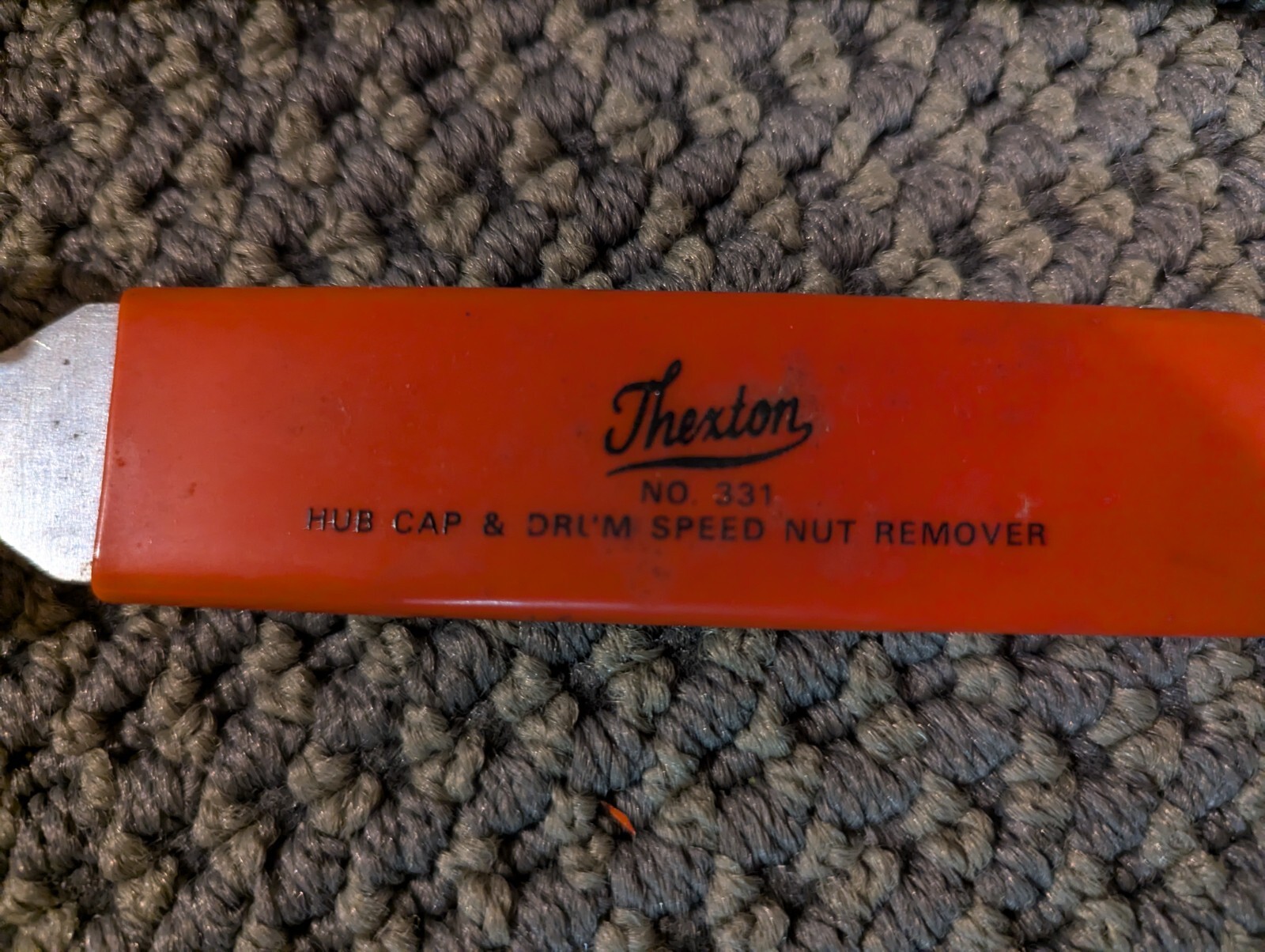 Thexton No. 331 Hub Cap & DRL’M Speed Nut Remover.
