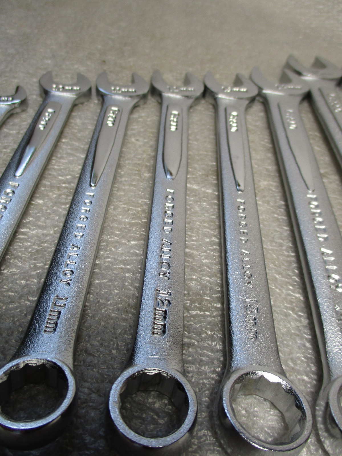 Easco Complete 11 Pc Metric Wrench Set w/Original Yellow Pouch 8-17mm Excellent